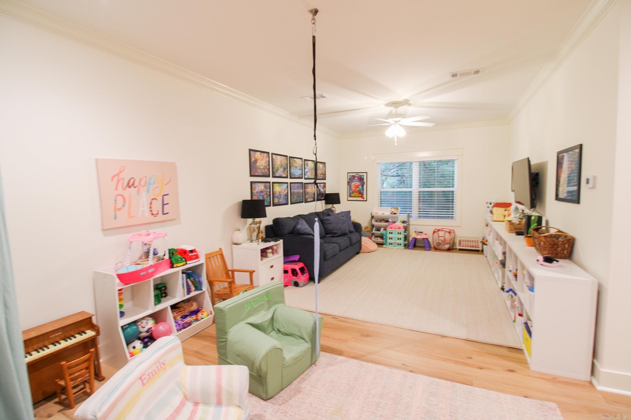 EDGEWOOD PARK - Residential