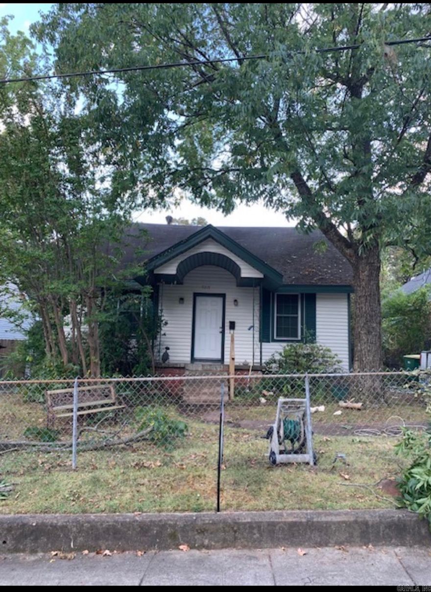 This craftsman style home is an investment special! Home is surrounded by newer and or renovated homes. Centrally located in the Riffel & Rhoten FPH subdivision walking distance to Meriwether Park. Home has a detached workshop/garage.  Property has a fully fenced yard. Home will need repairs and is sold "As Is". Agent, please see remarks.