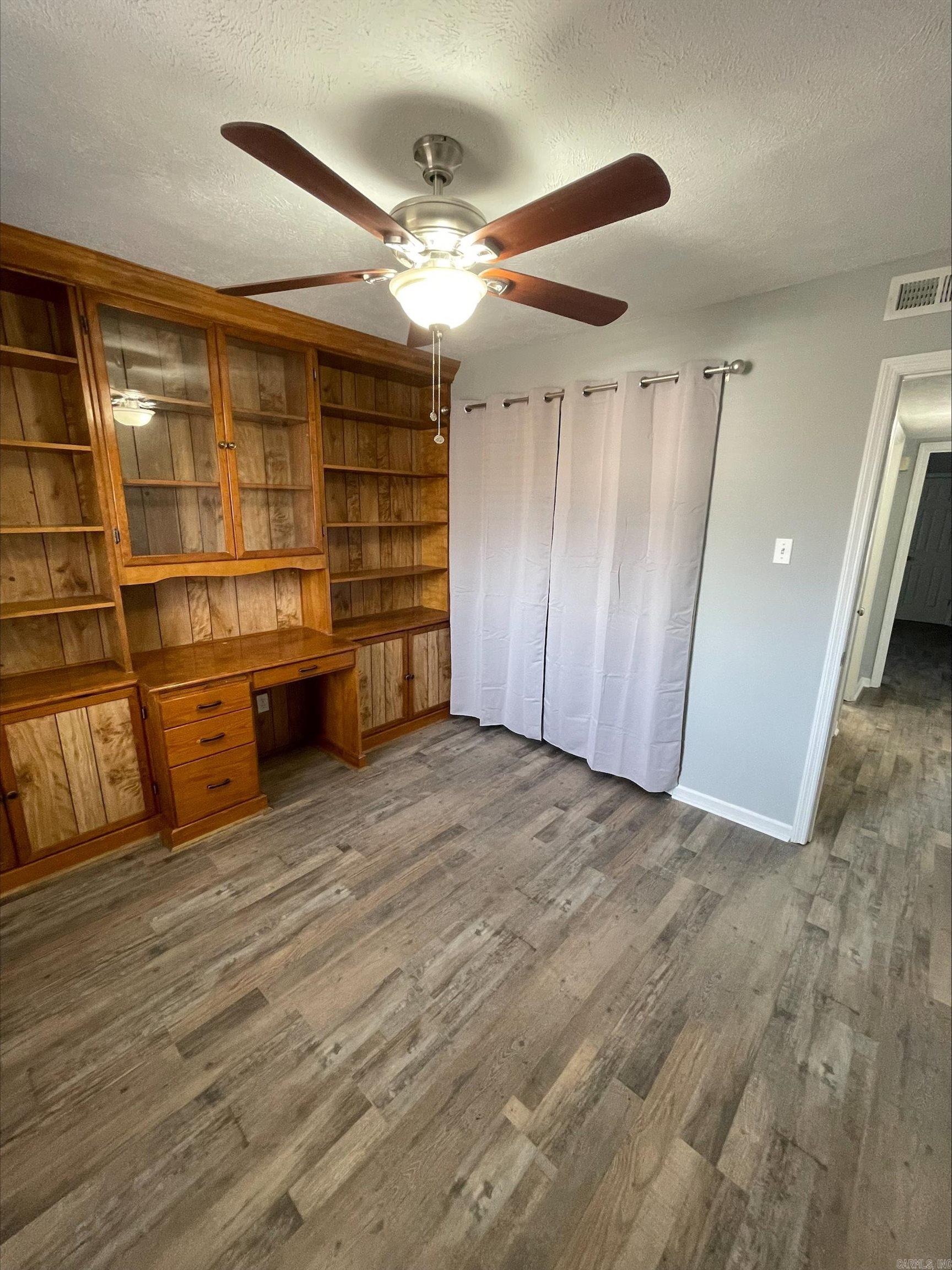 DEEREWOOD - Residential