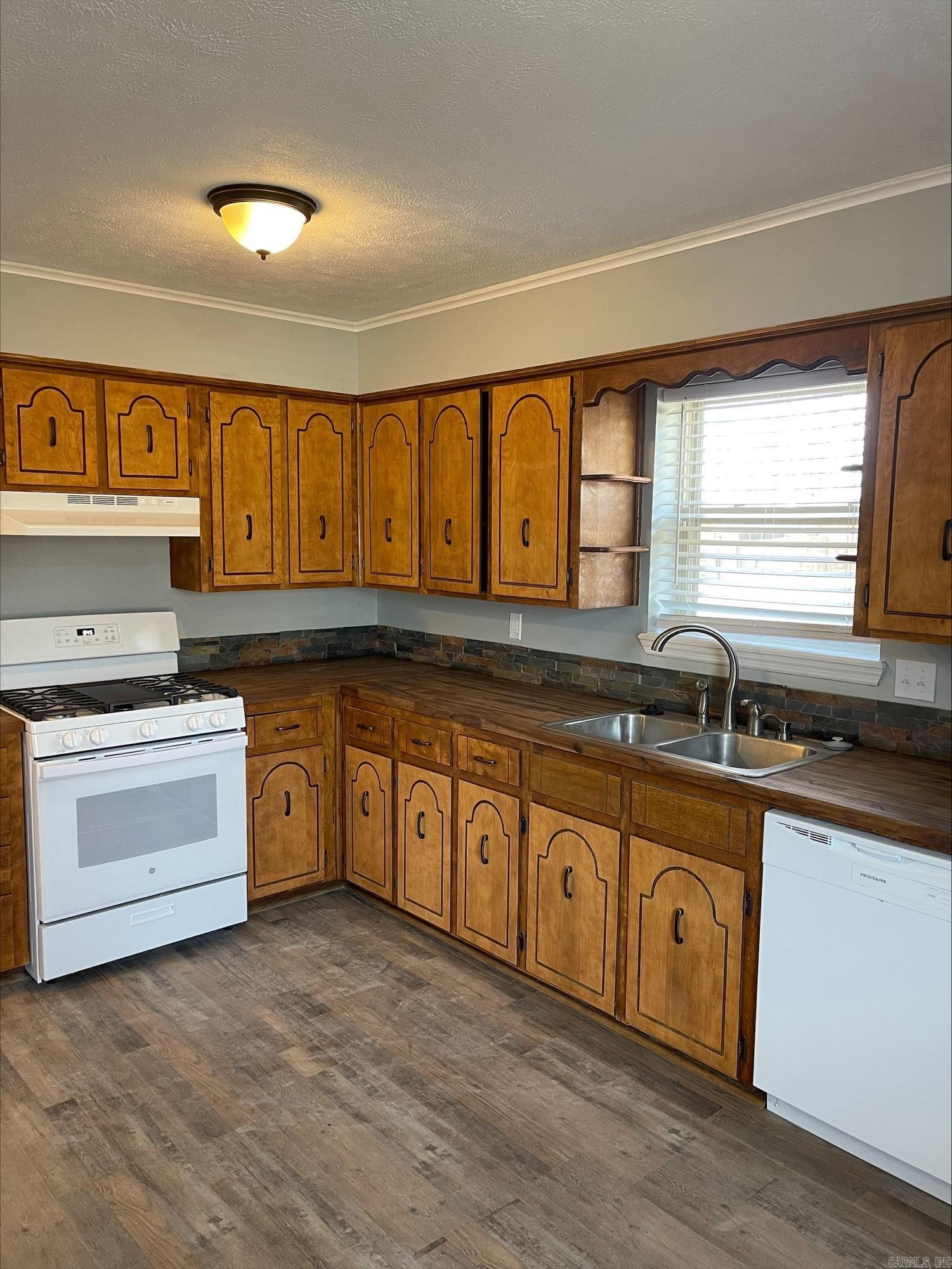 DEEREWOOD - Residential