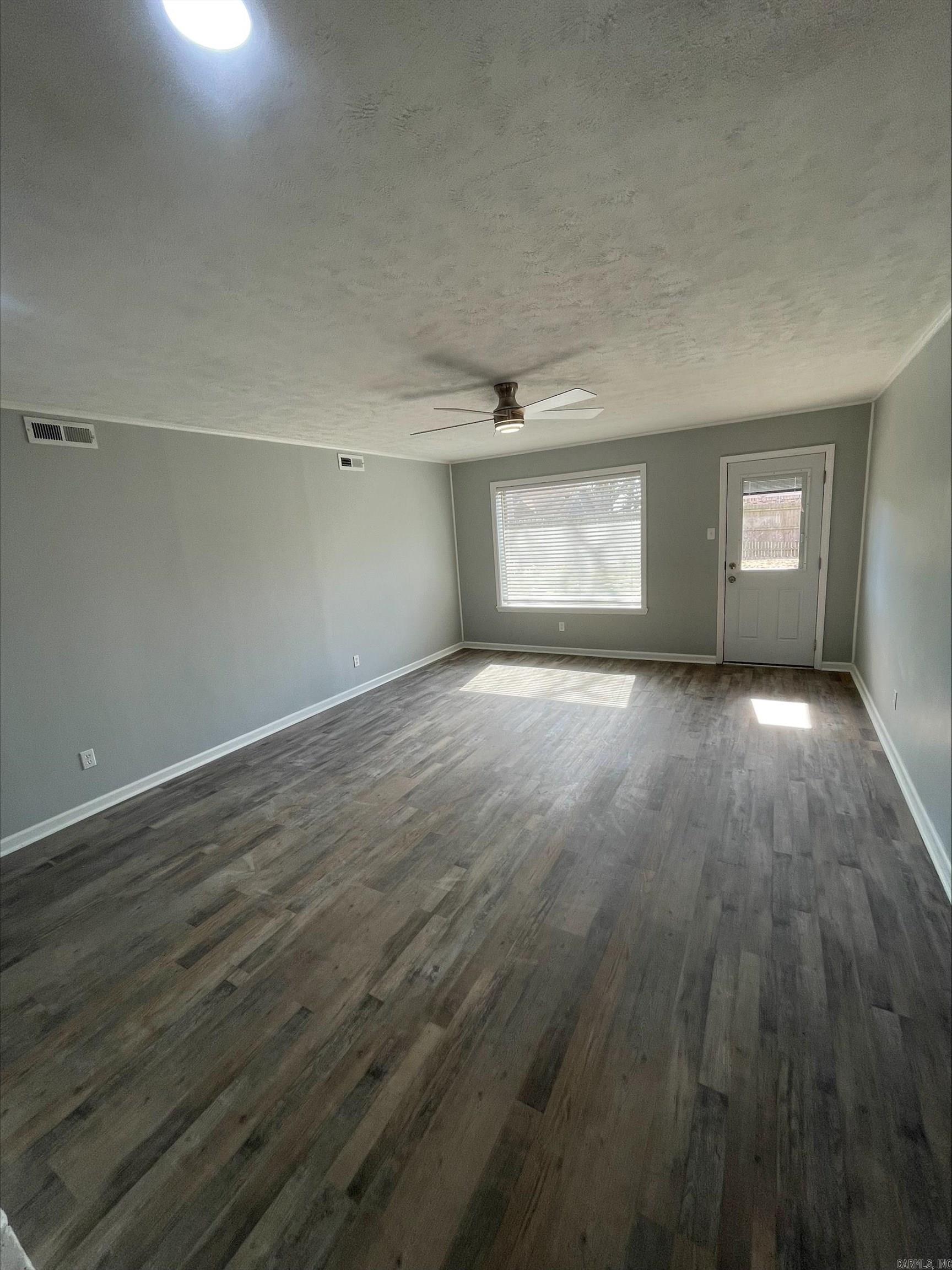 DEEREWOOD - Residential