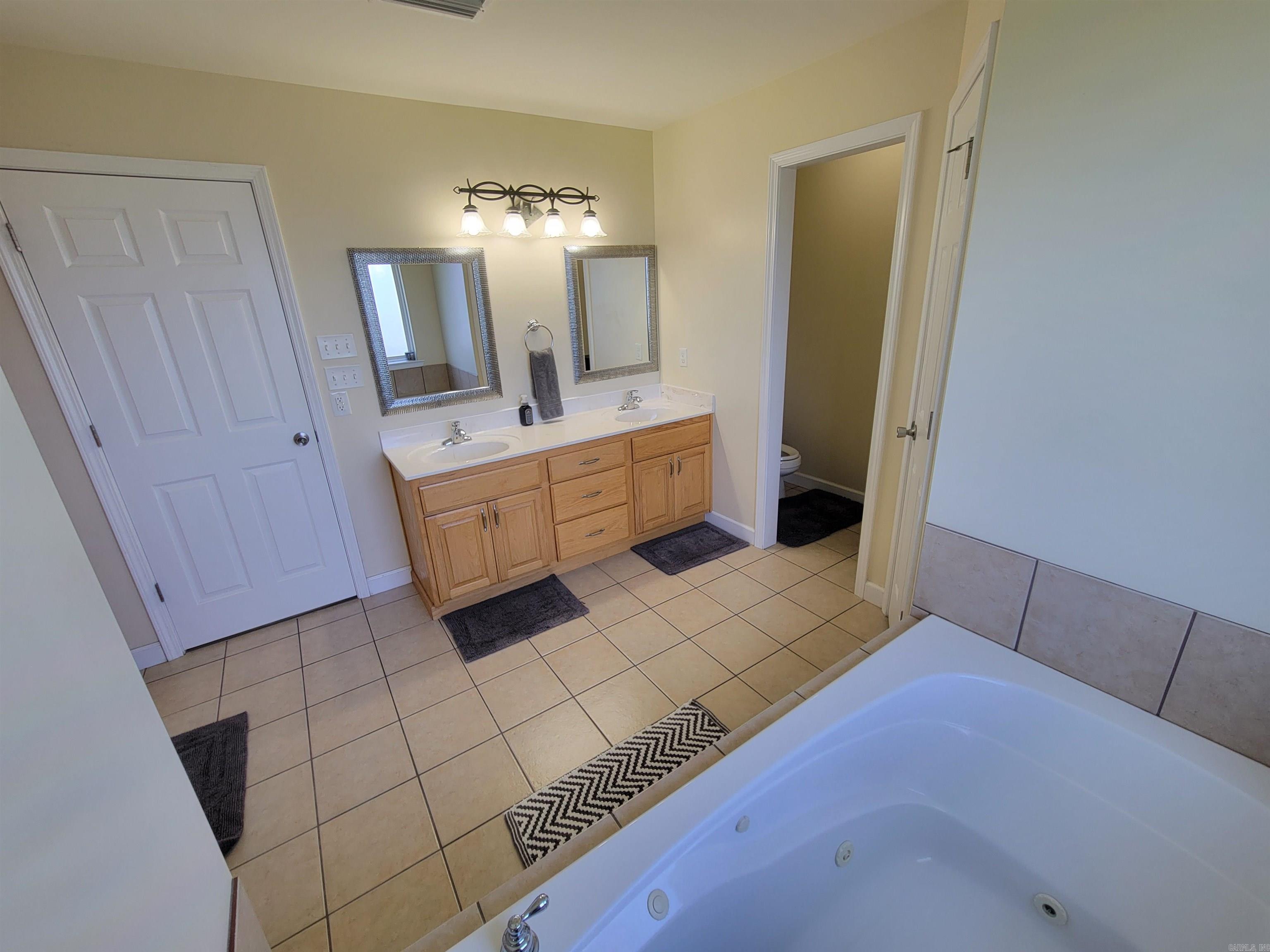 CEDAR KNOLLS & CEDAR VIEW - Residential