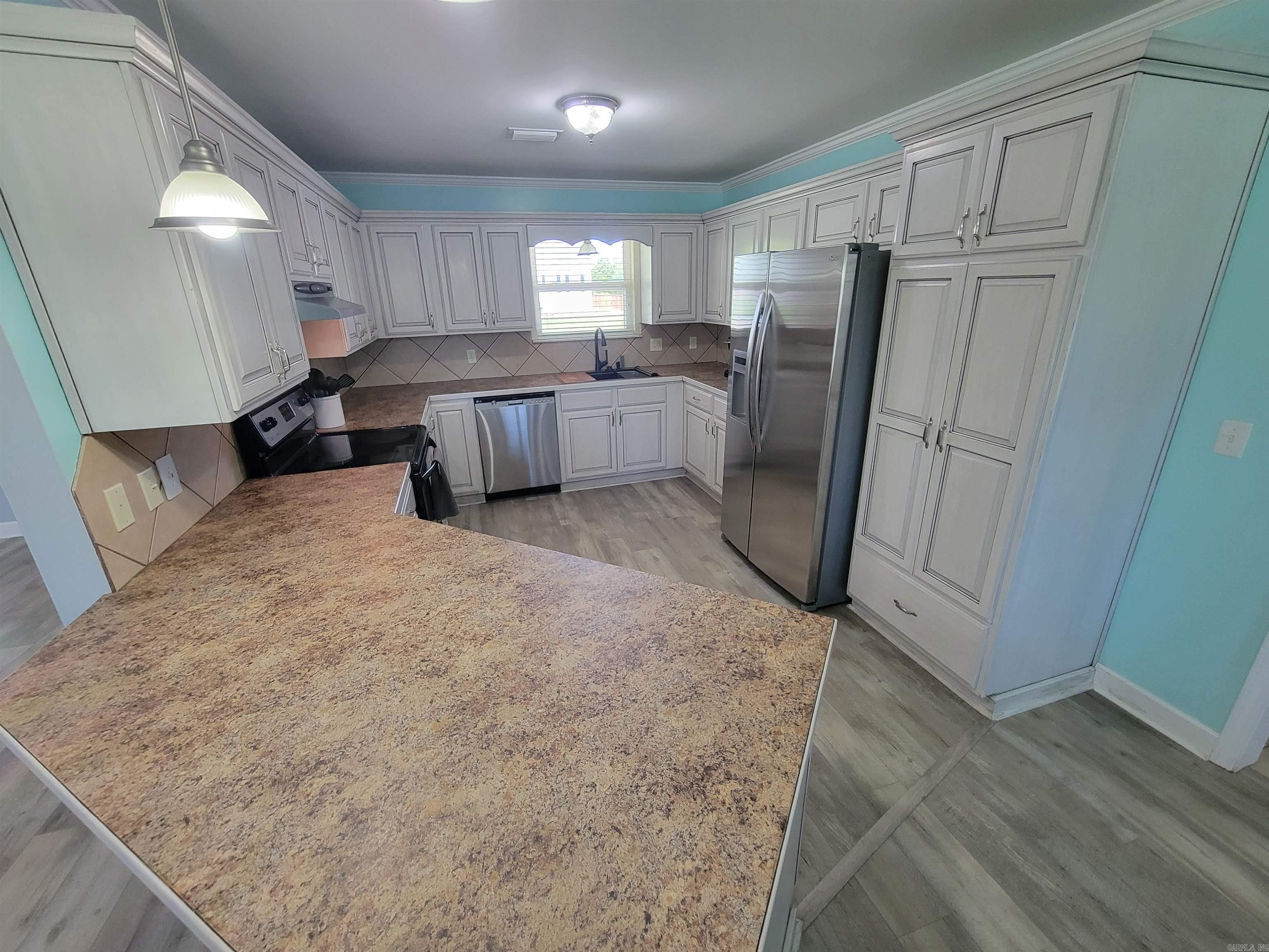 CEDAR KNOLLS & CEDAR VIEW - Residential