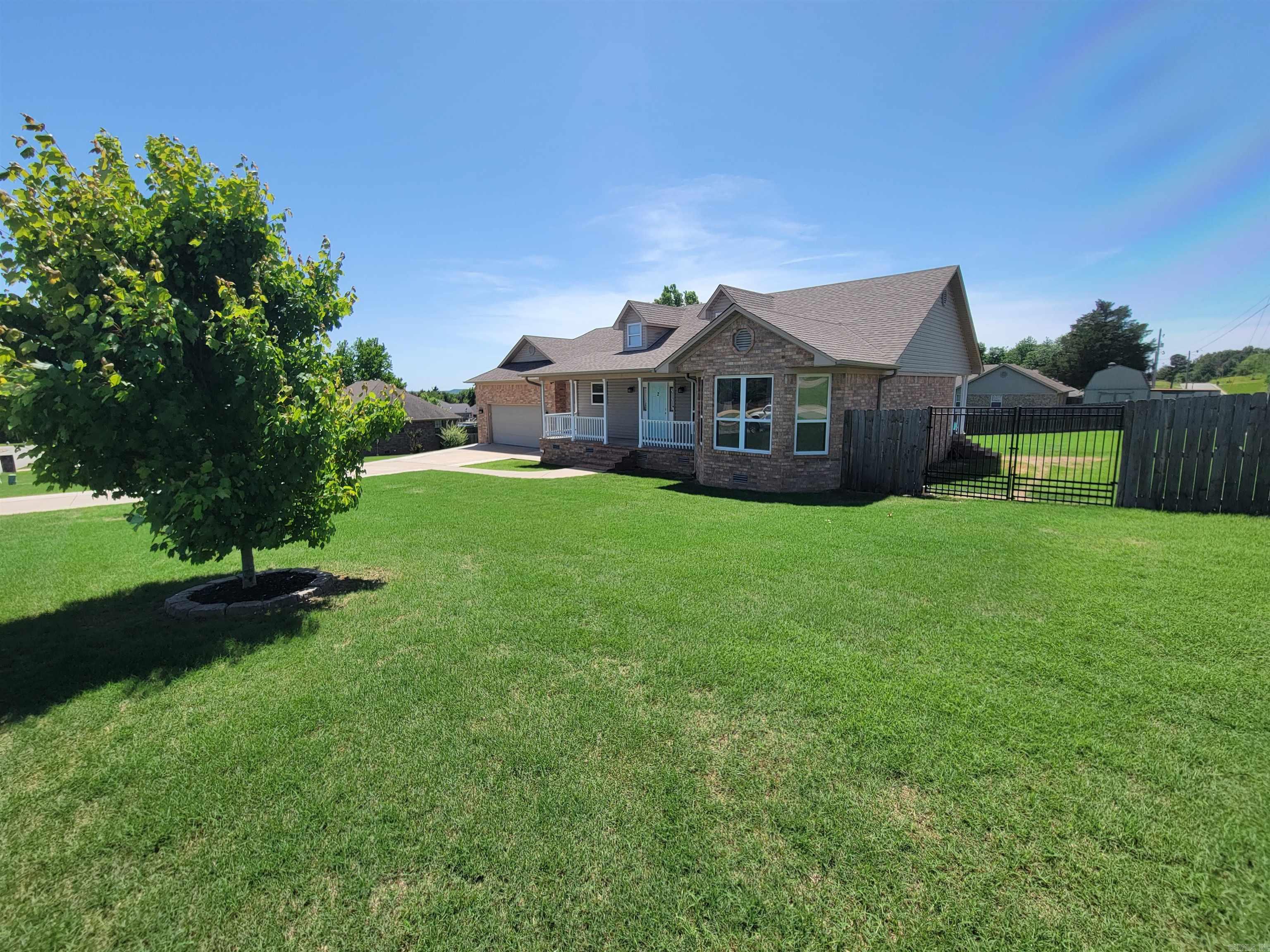 CEDAR KNOLLS & CEDAR VIEW - Residential