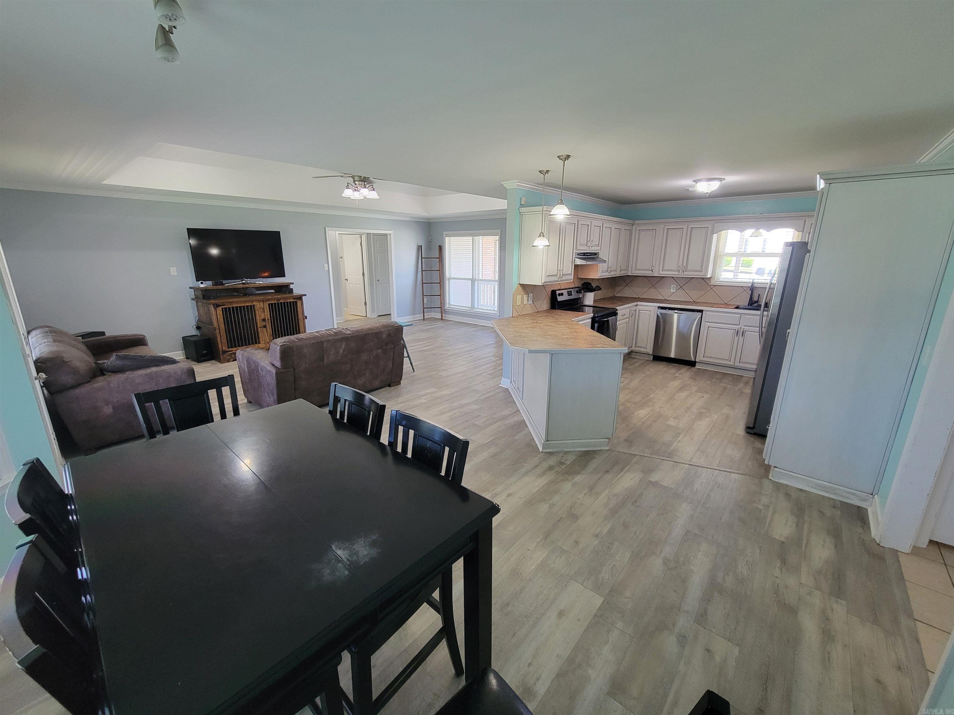 CEDAR KNOLLS & CEDAR VIEW - Residential