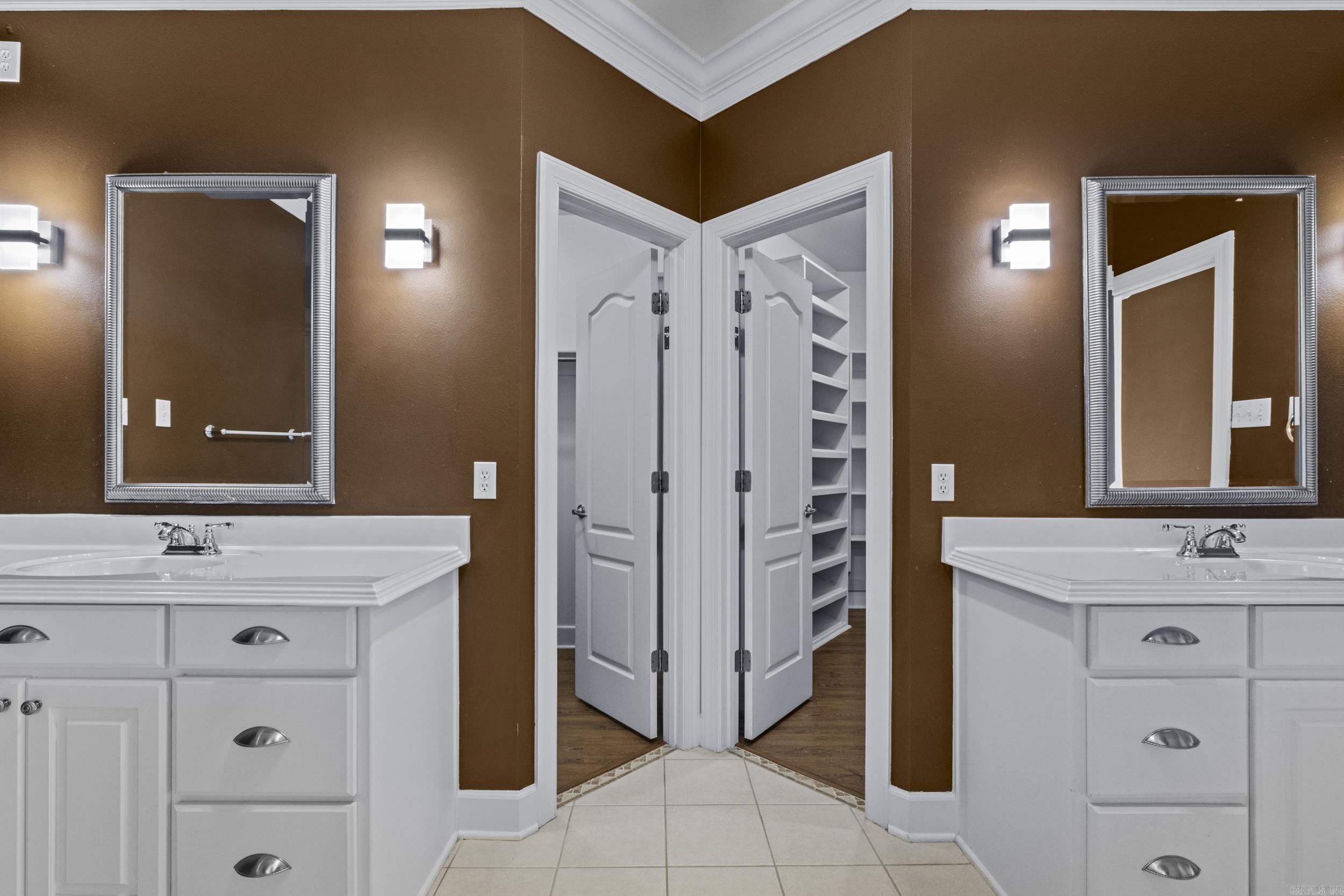 MILLERS CROSSING - Residential