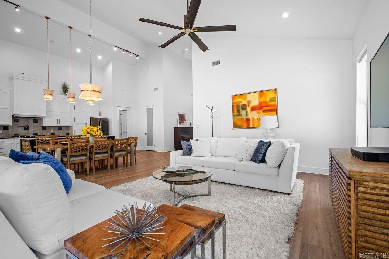 BAYOU RIDGE - Residential