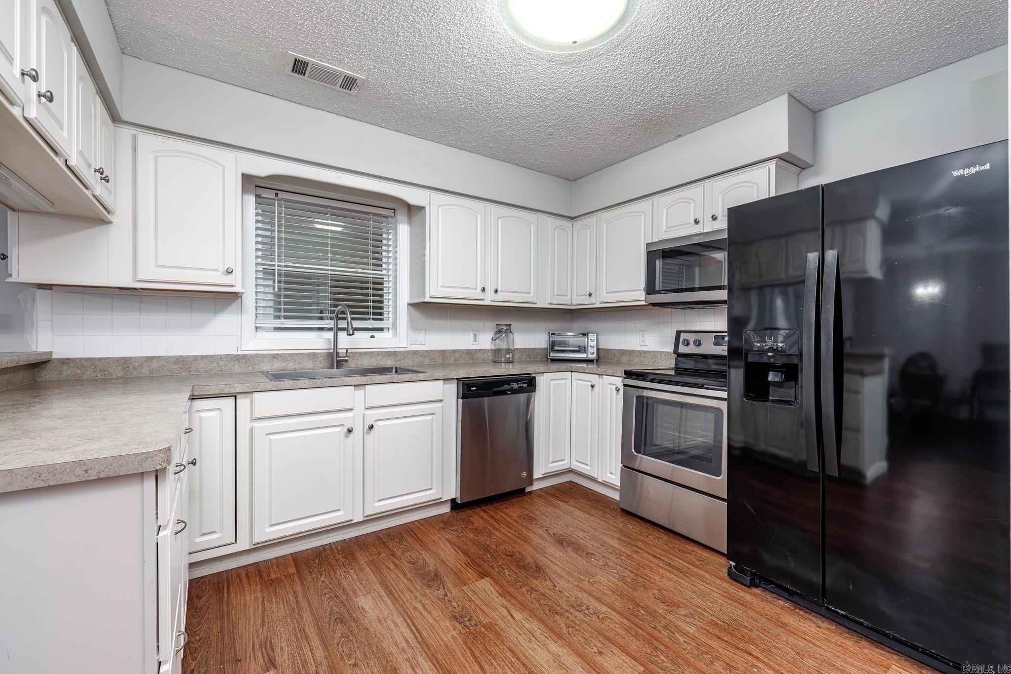 Madrid Courts - Residential