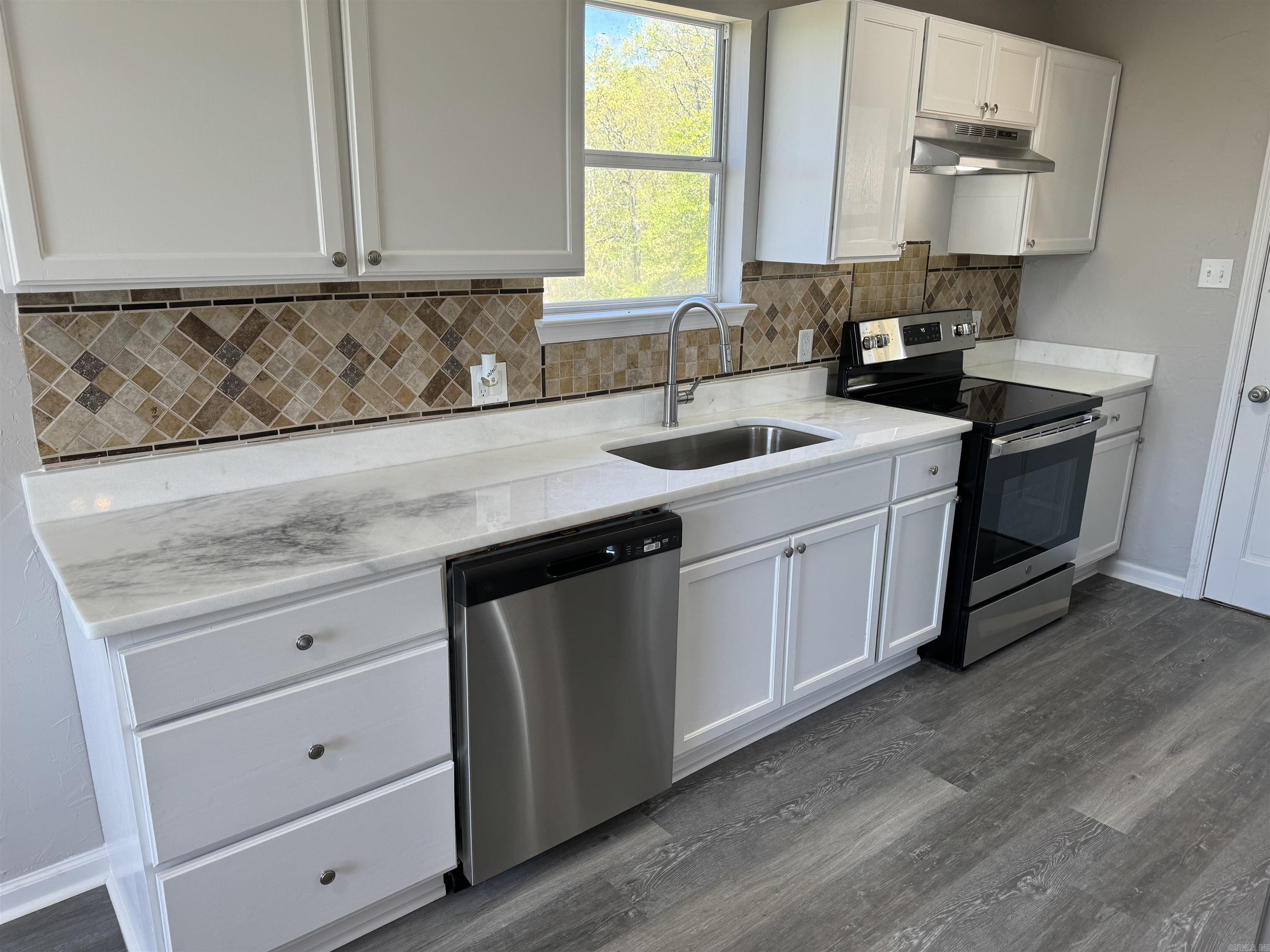 PIKE VIEW - Residential