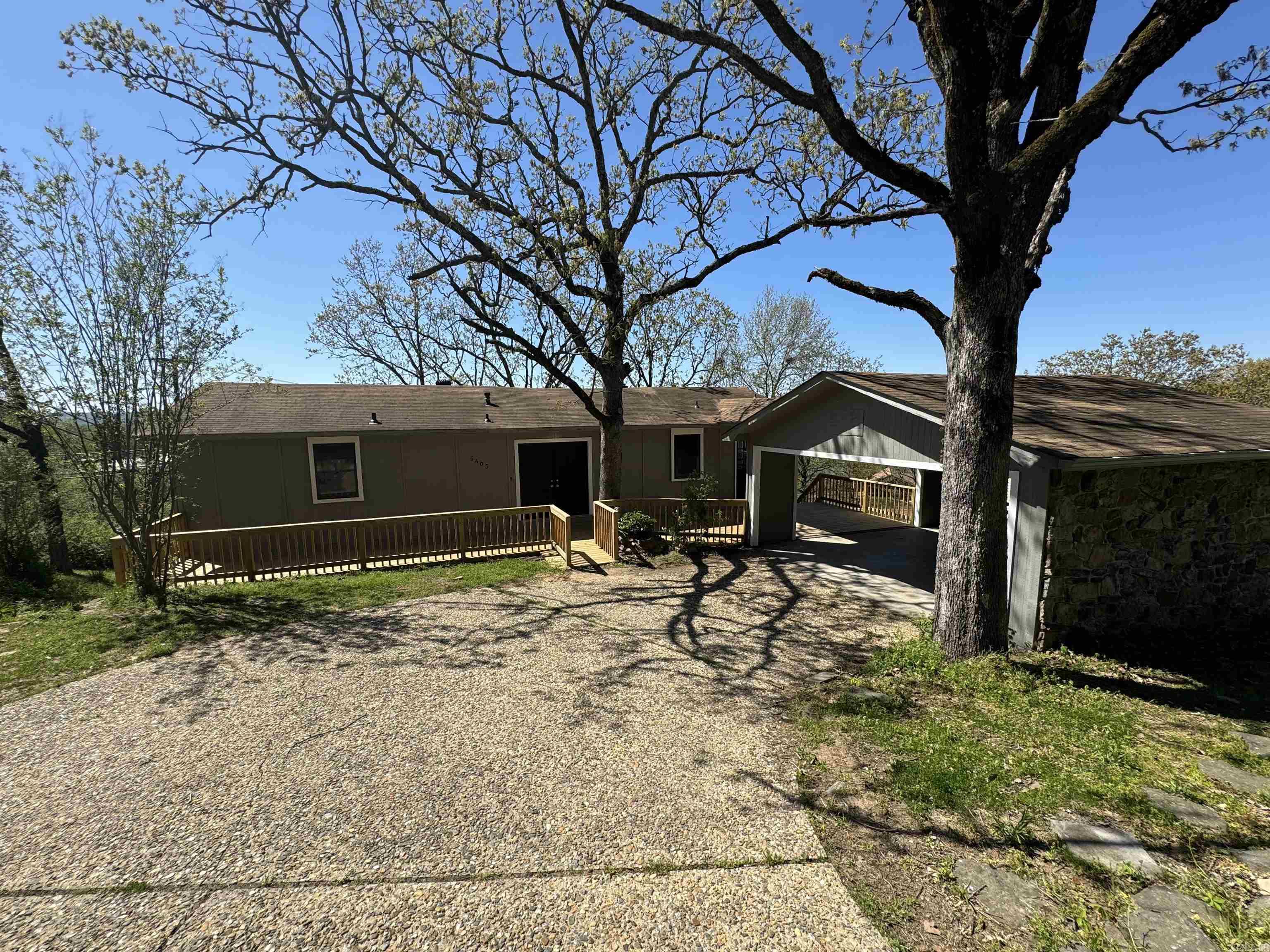 PIKE VIEW - Residential