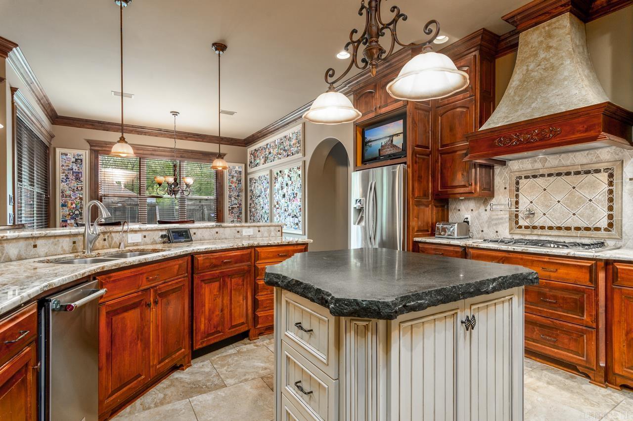 APPLEWOOD COVE - Residential