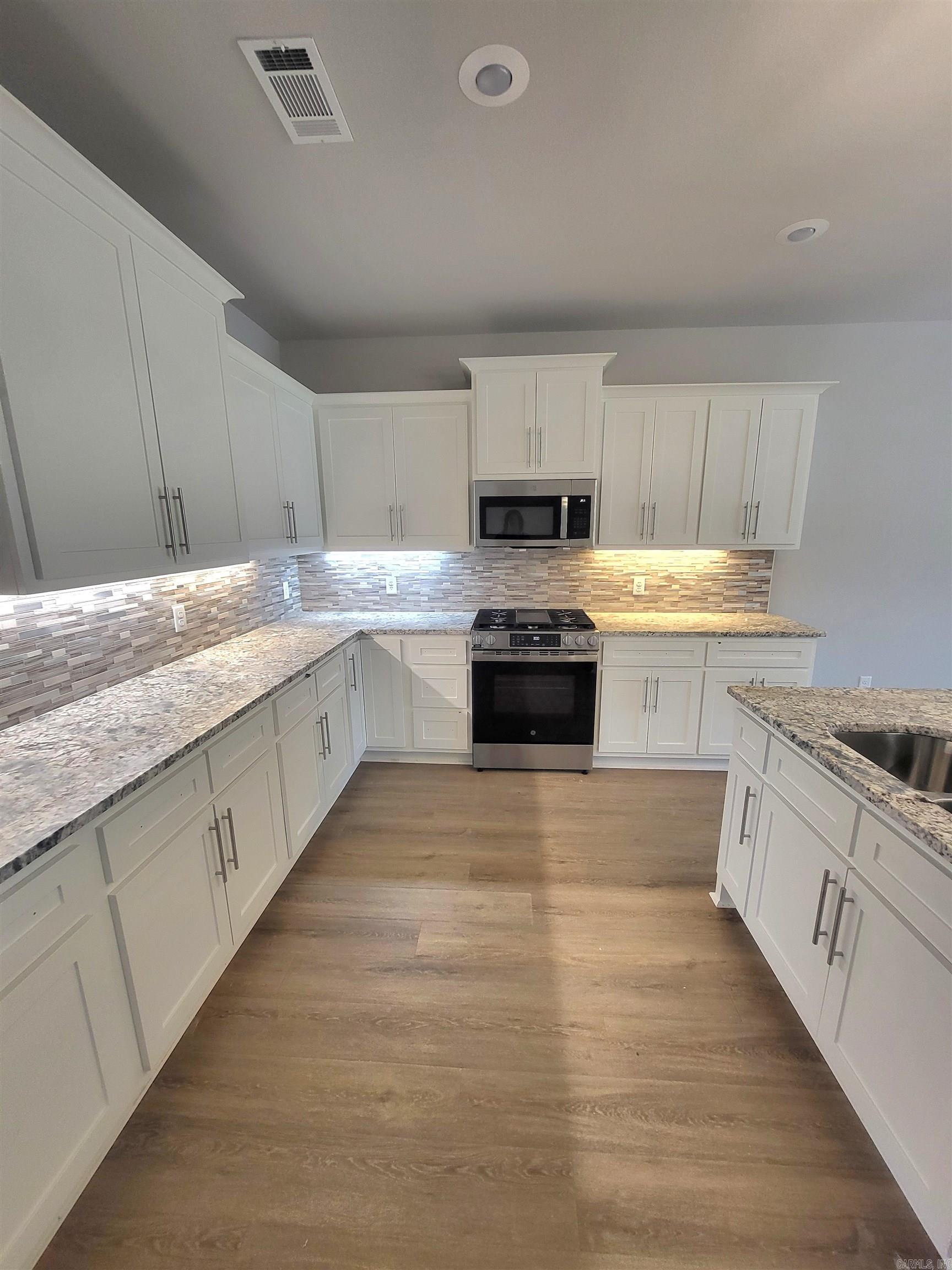 Hicks Interurban - Residential Lease