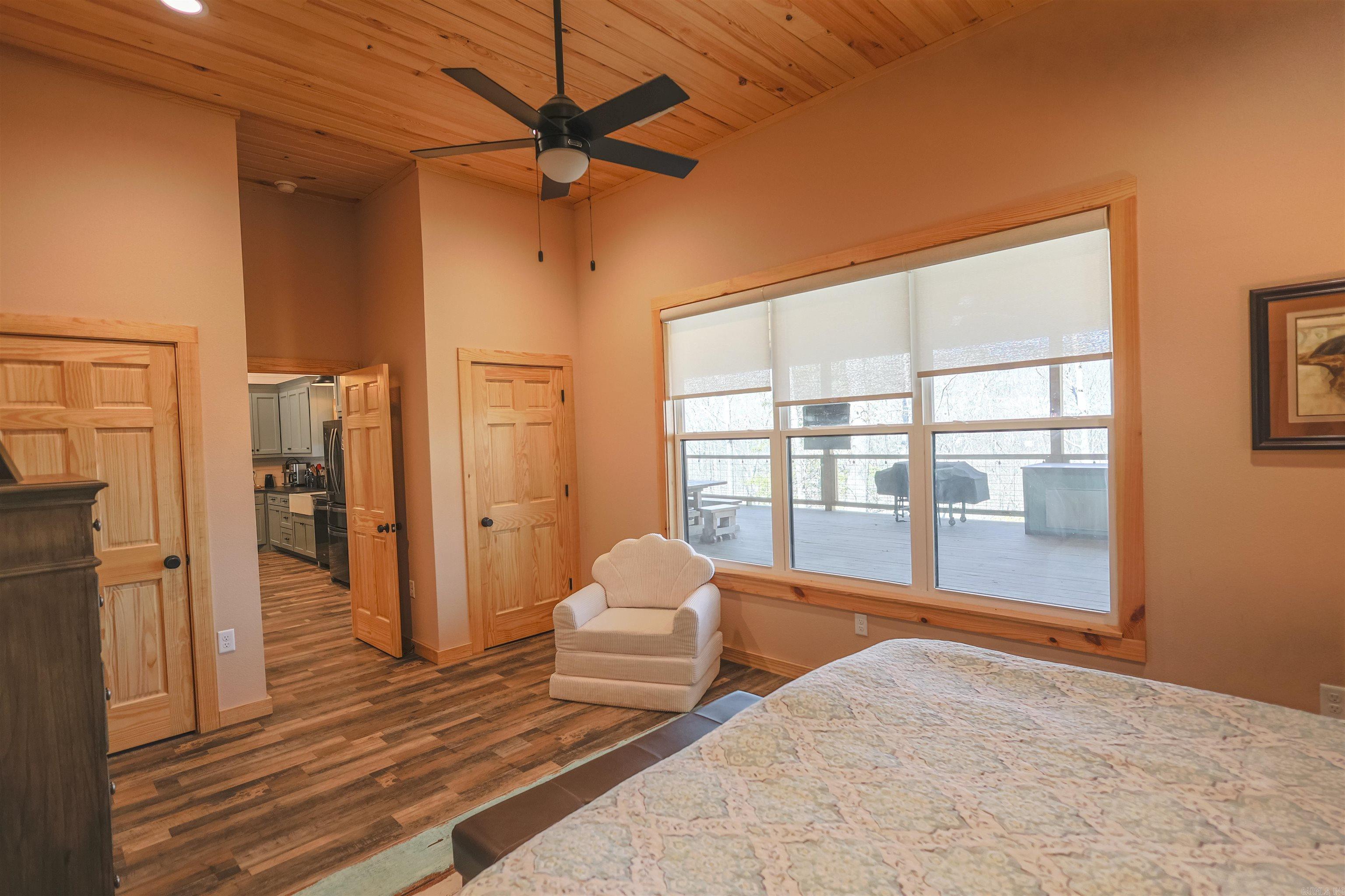 RIVERCHASE - Residential