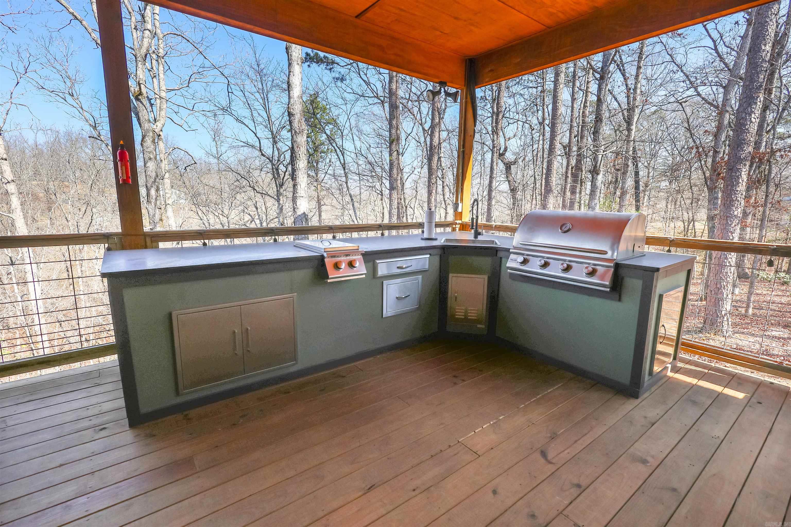 RIVERCHASE - Residential