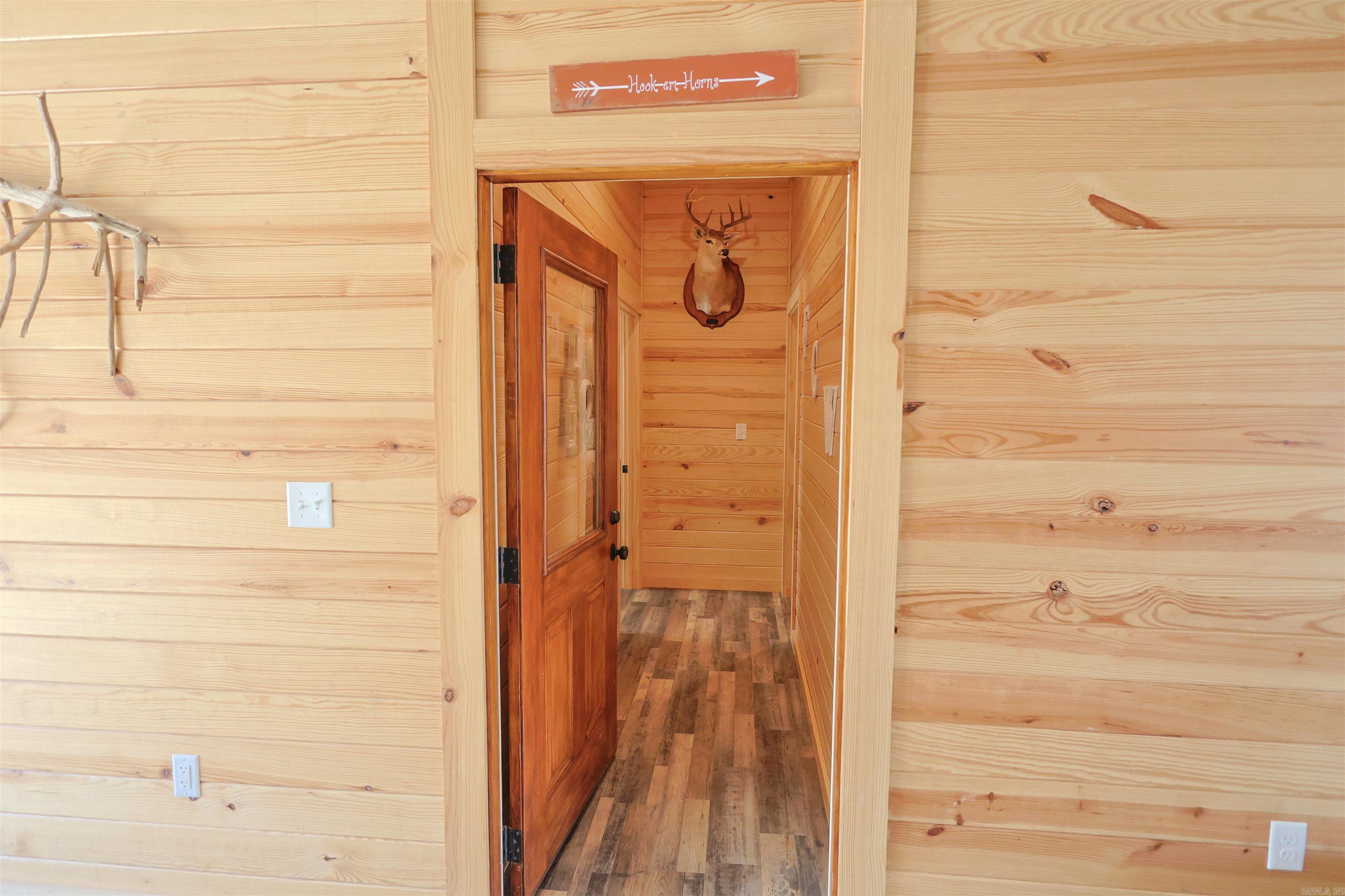 RIVERCHASE - Residential