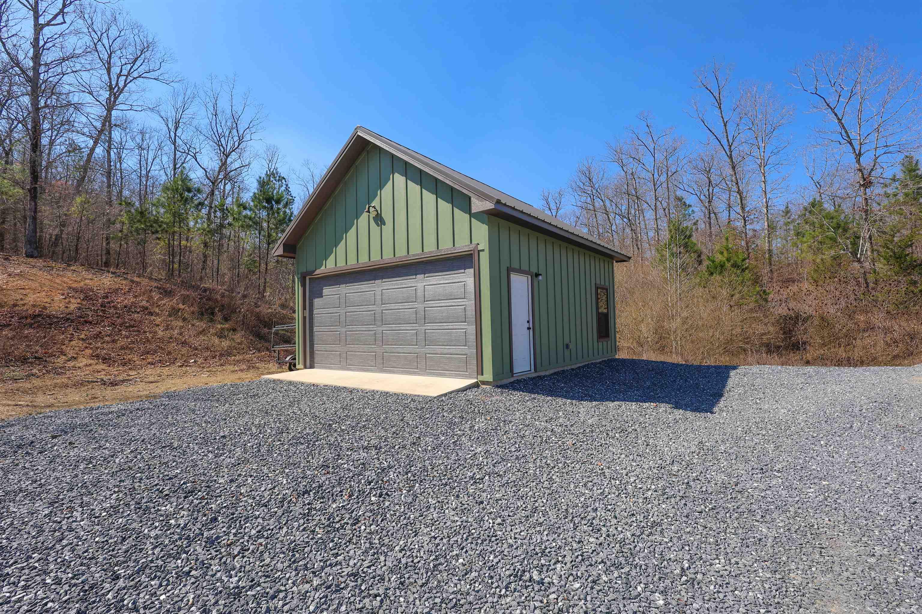 RIVERCHASE - Residential