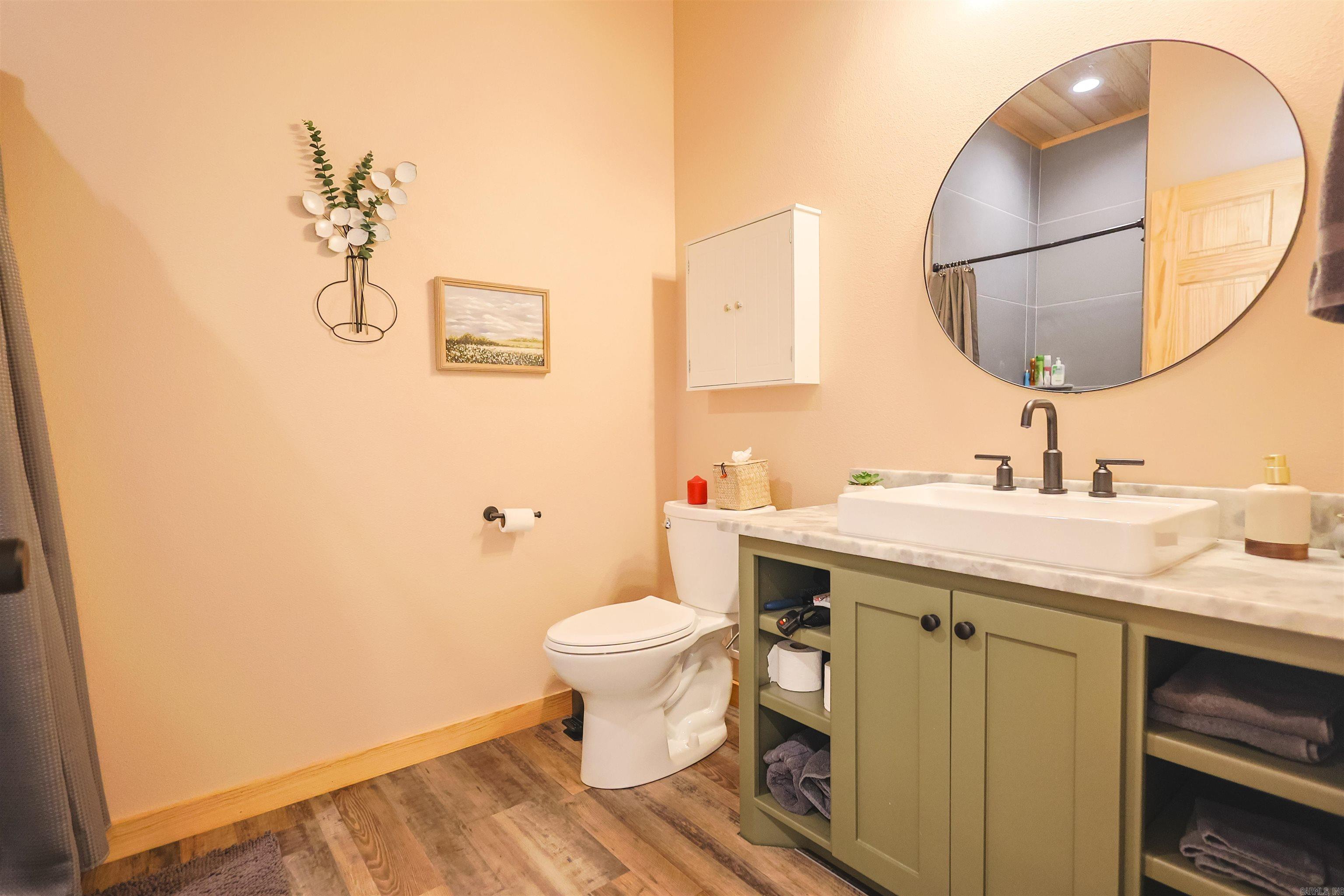 RIVERCHASE - Residential