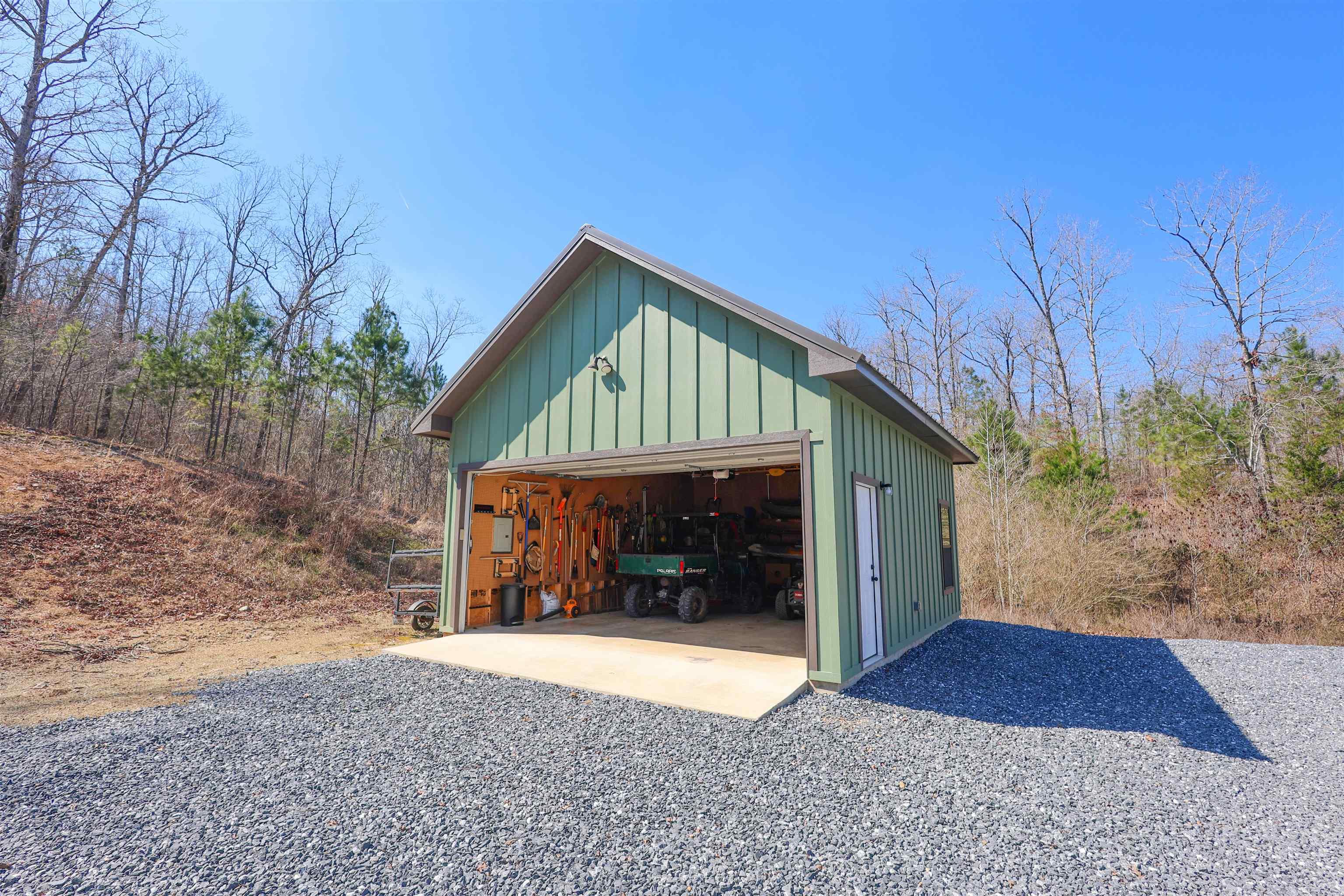 RIVERCHASE - Residential