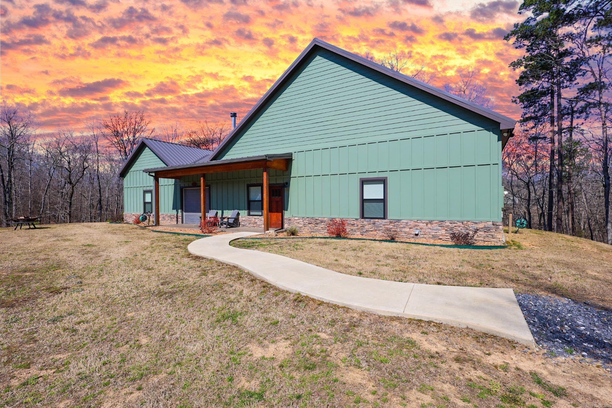 RIVERCHASE - Residential