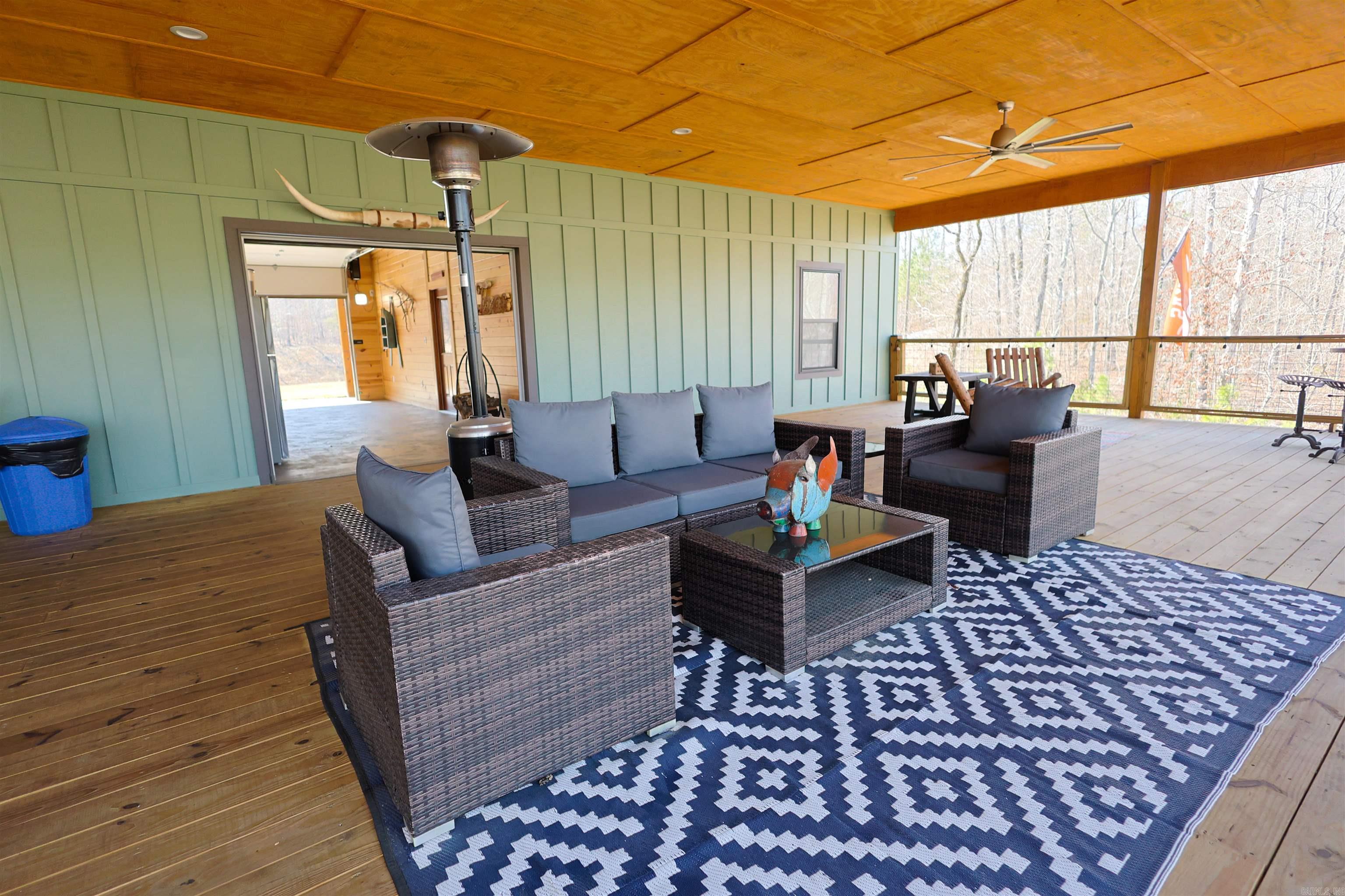 RIVERCHASE - Residential