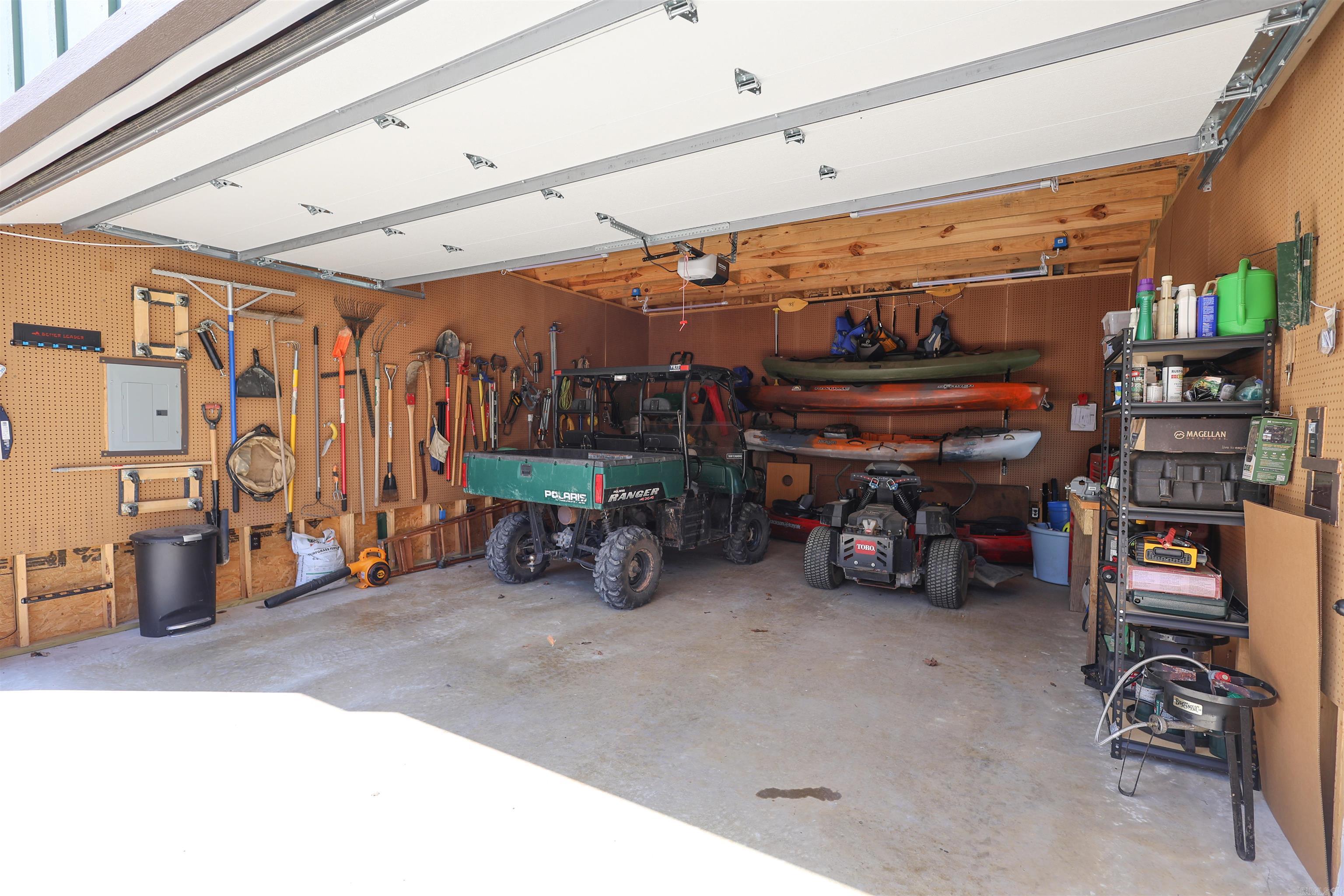 RIVERCHASE - Residential