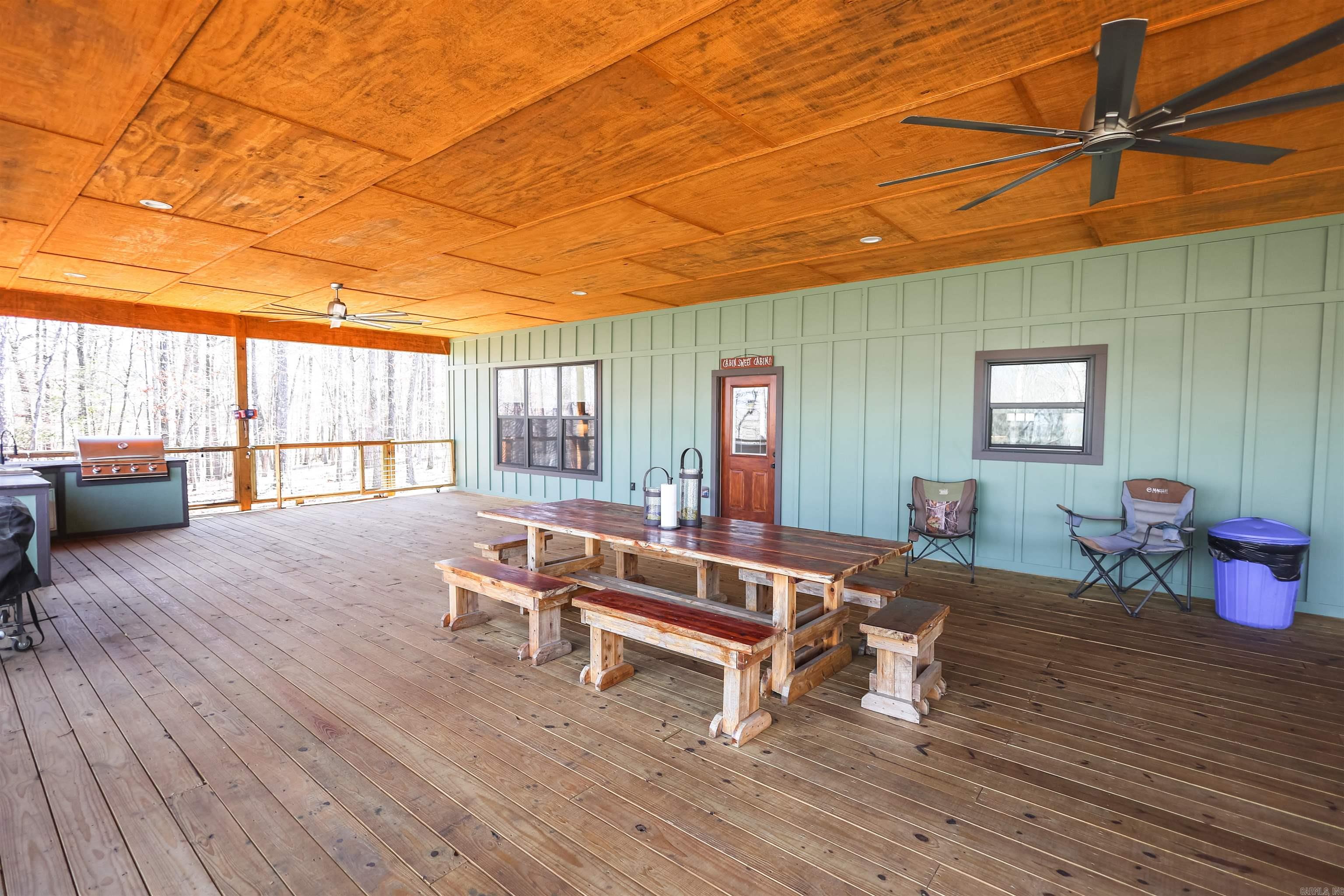 RIVERCHASE - Residential