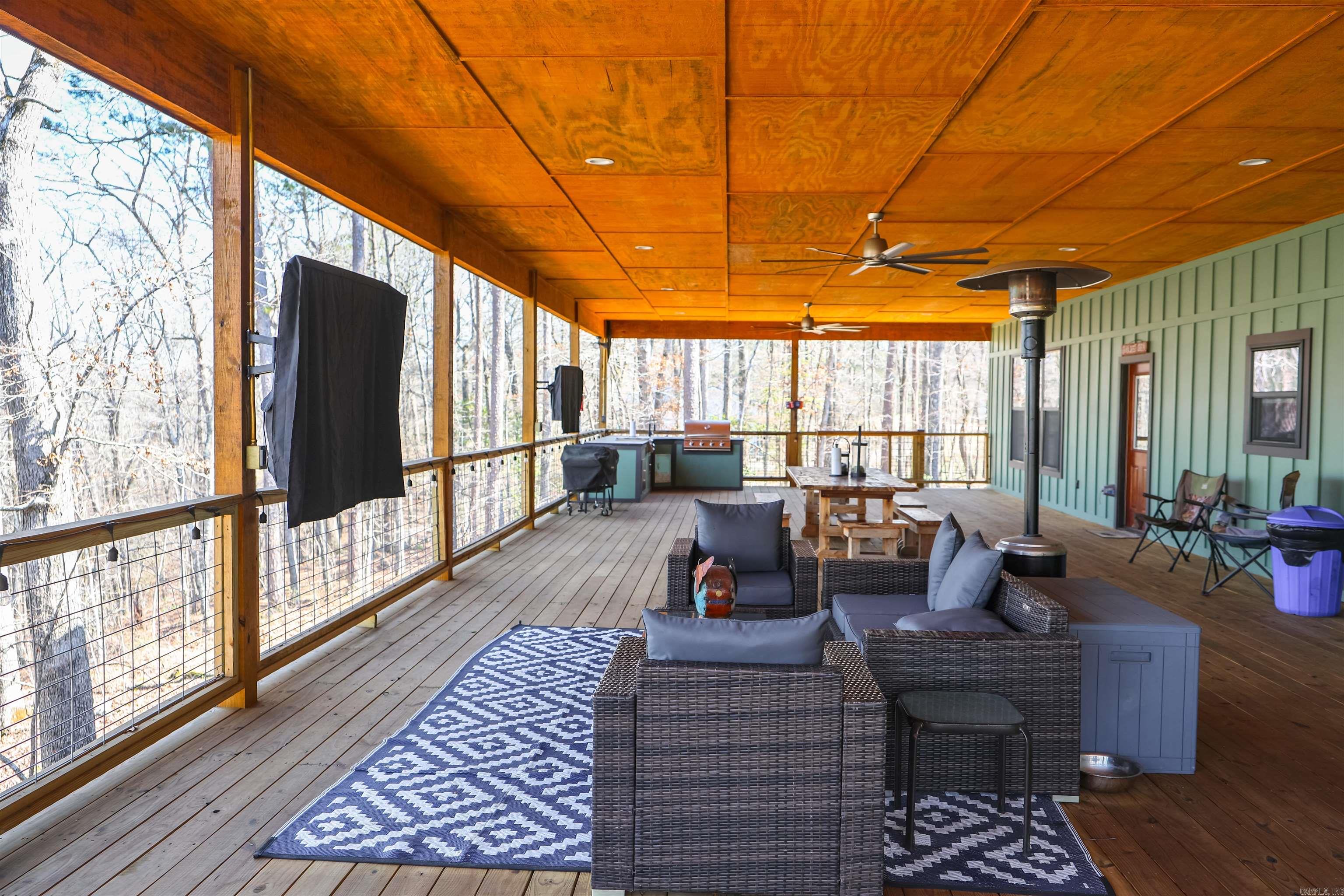 RIVERCHASE - Residential