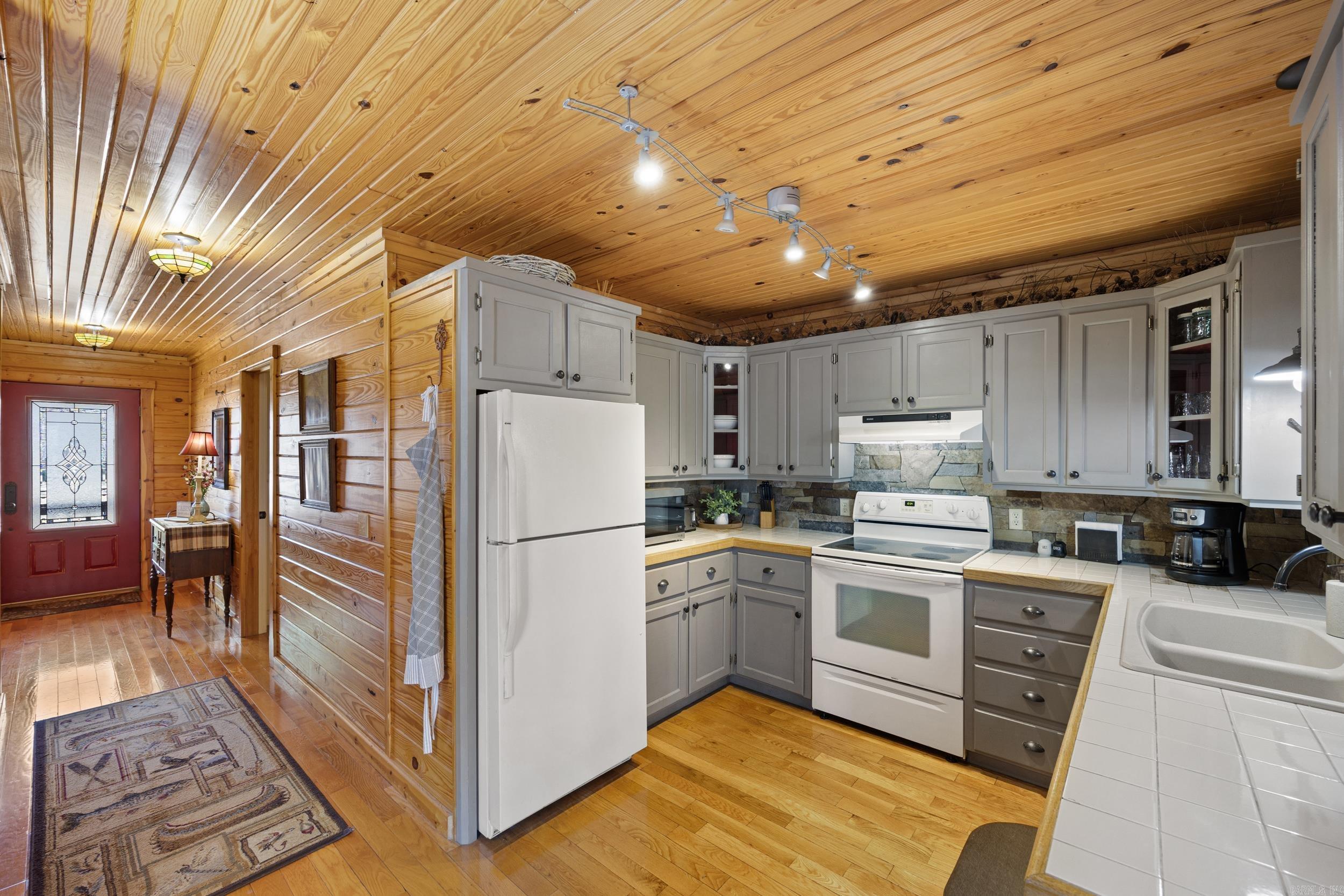 RIVERVIEW AT SYLAMORE - Residential