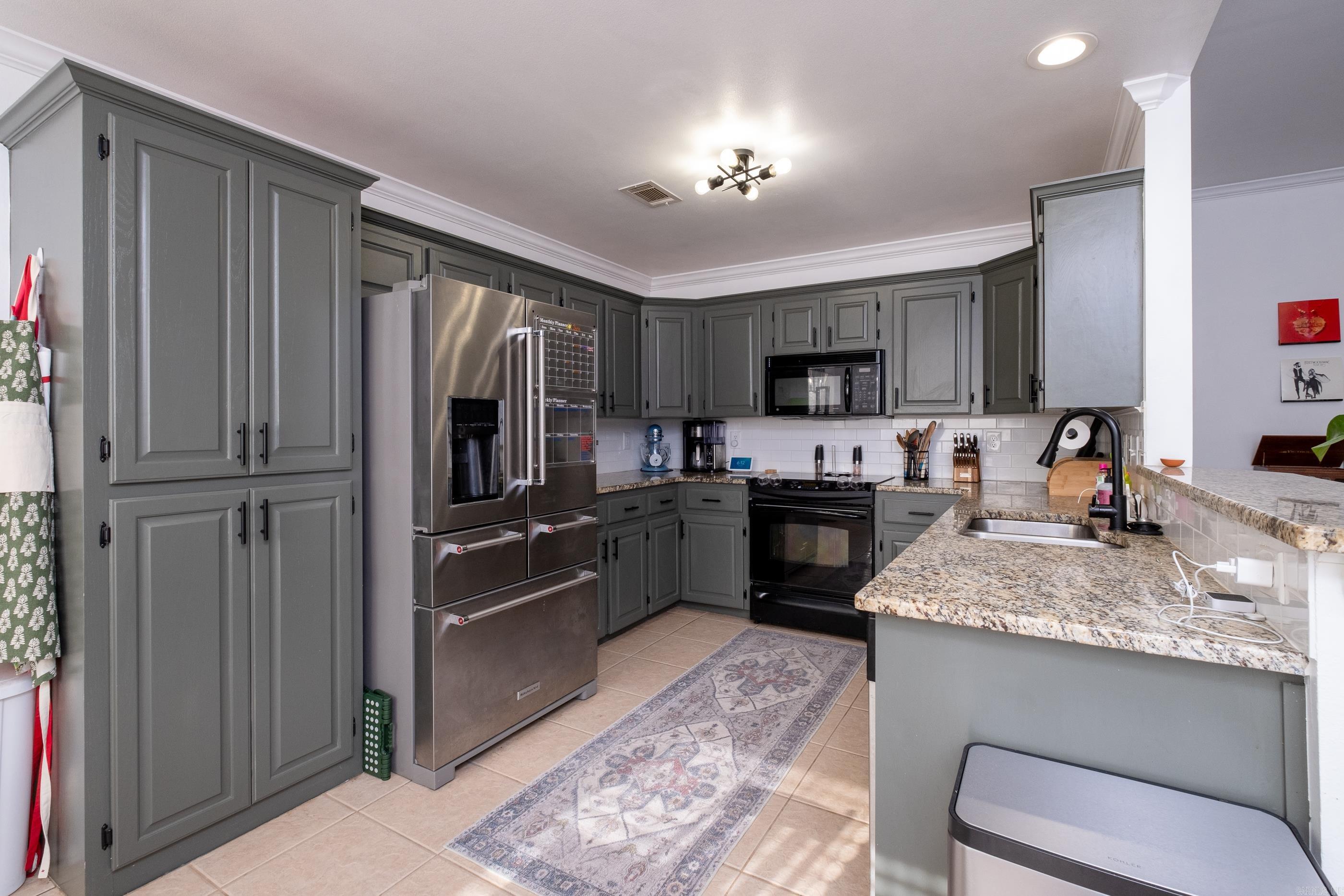 MEADOWLAKE - Residential