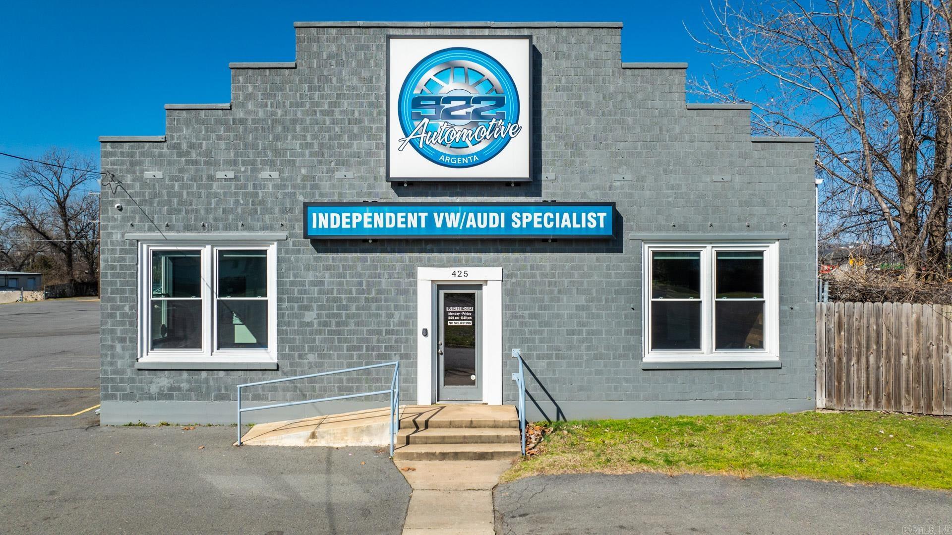 Prime Automotive Repair Facility for Sale in North Little Rock, AR Located in the dynamic Argenta neighborhood at 425 Gum St., North Little Rock, AR 72114, this property presents a rare opportunity. Currently operating as a high-end automotive repair center specializing in luxury brands like Volkswagen, Porsche, Audi, Range Rover, and BMW, it's fully equipped with state-of-the-art tools and diagnostic equipment. Key Features: Prime Location: Situated close to the Arkansas River and Dickey Stephens Park, near the historic Argenta neighborhood and Main Street North Little Rock. Additionally, its proximity to the I-30 and I-40 interchange offers exceptional accessibility and connectivity, ideal for businesses requiring easy transportation routes. This location offers potential for various business opportunities or residential developments, with additional lots available and stunning views, including the Capitol. Fully-Equipped Shop: Includes 7 vehicle lifts, a Hofmann 770XD Alignment System, and various specialized tools for comprehensive vehicle servicing. High-Value Equipment: Notable equipment includes a $45K Alignment machine, E-Mondolfo M9 50 L HP Raptor Tire Machine, Omegaso