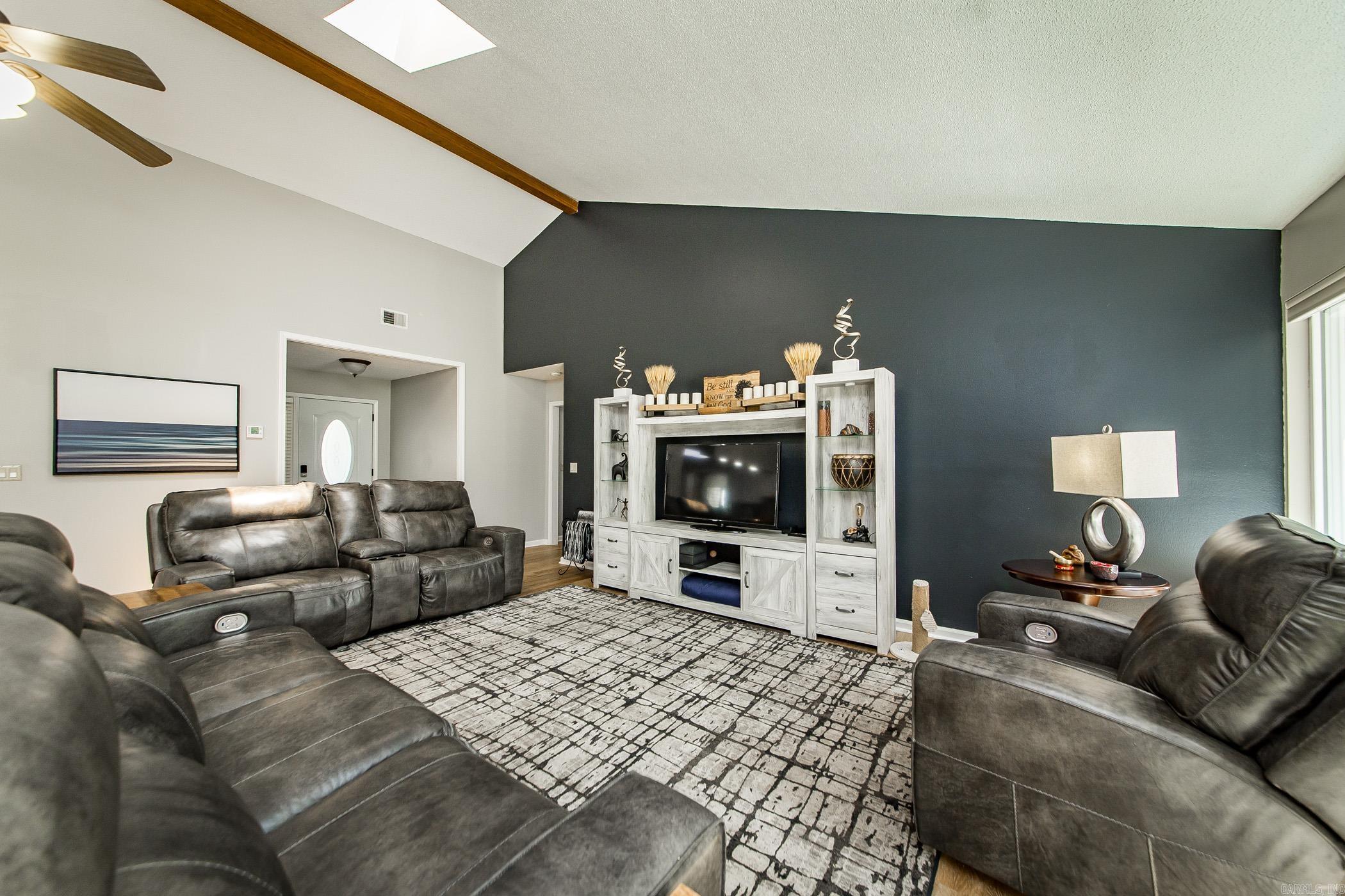 MOUNTAIN RANCH - Residential