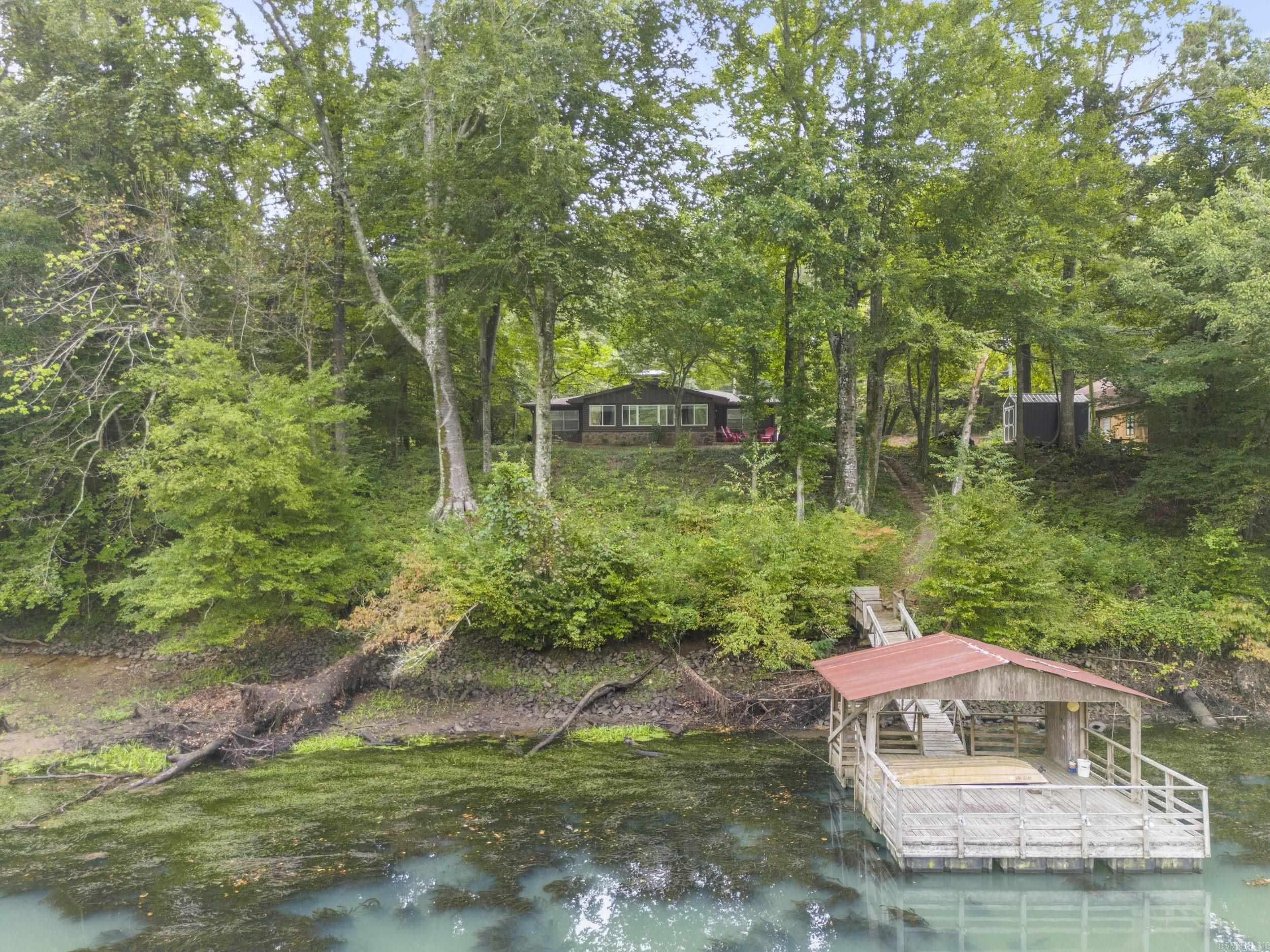 RIVER FRONT - RIVER - Residential