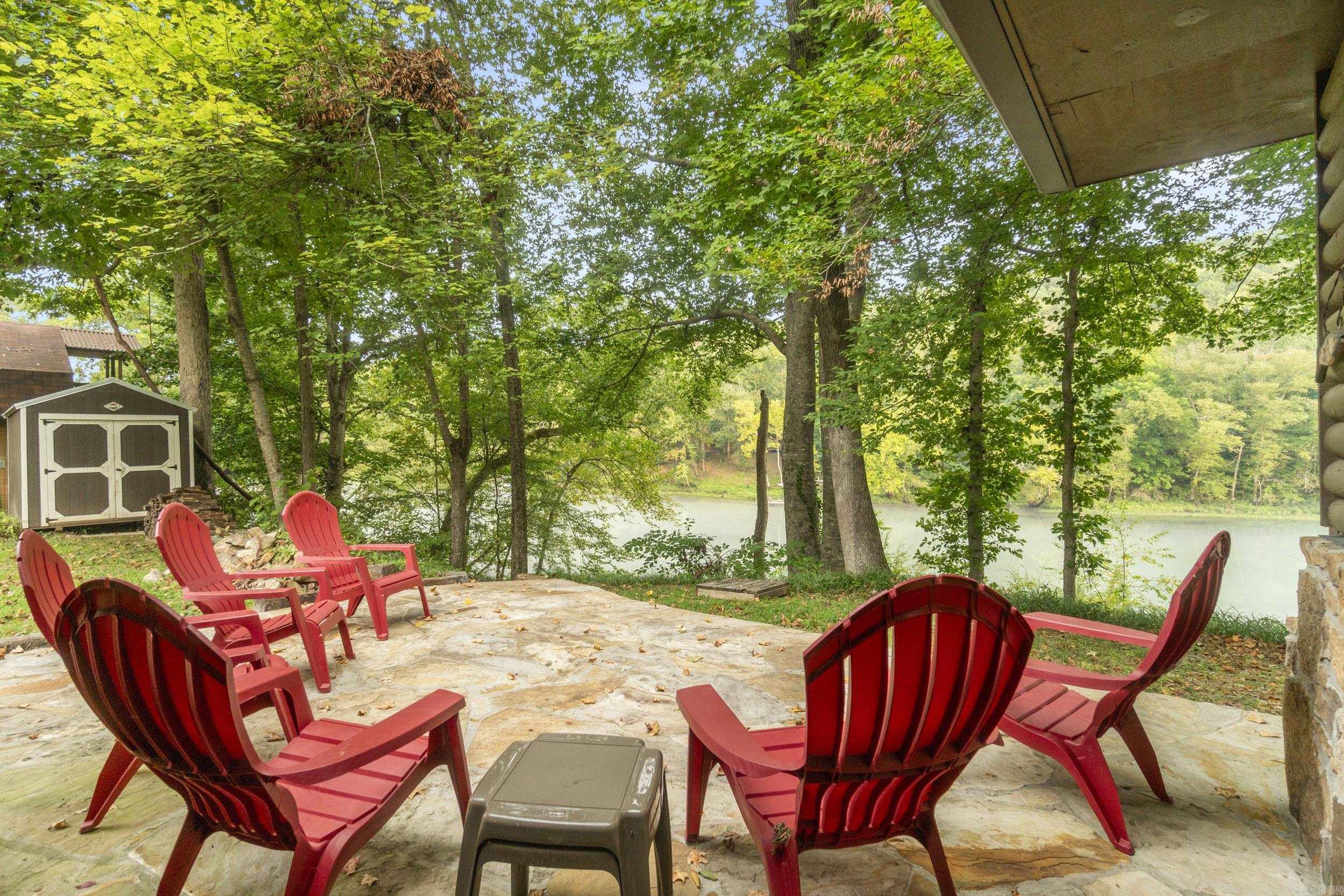 RIVER FRONT - RIVER - Residential