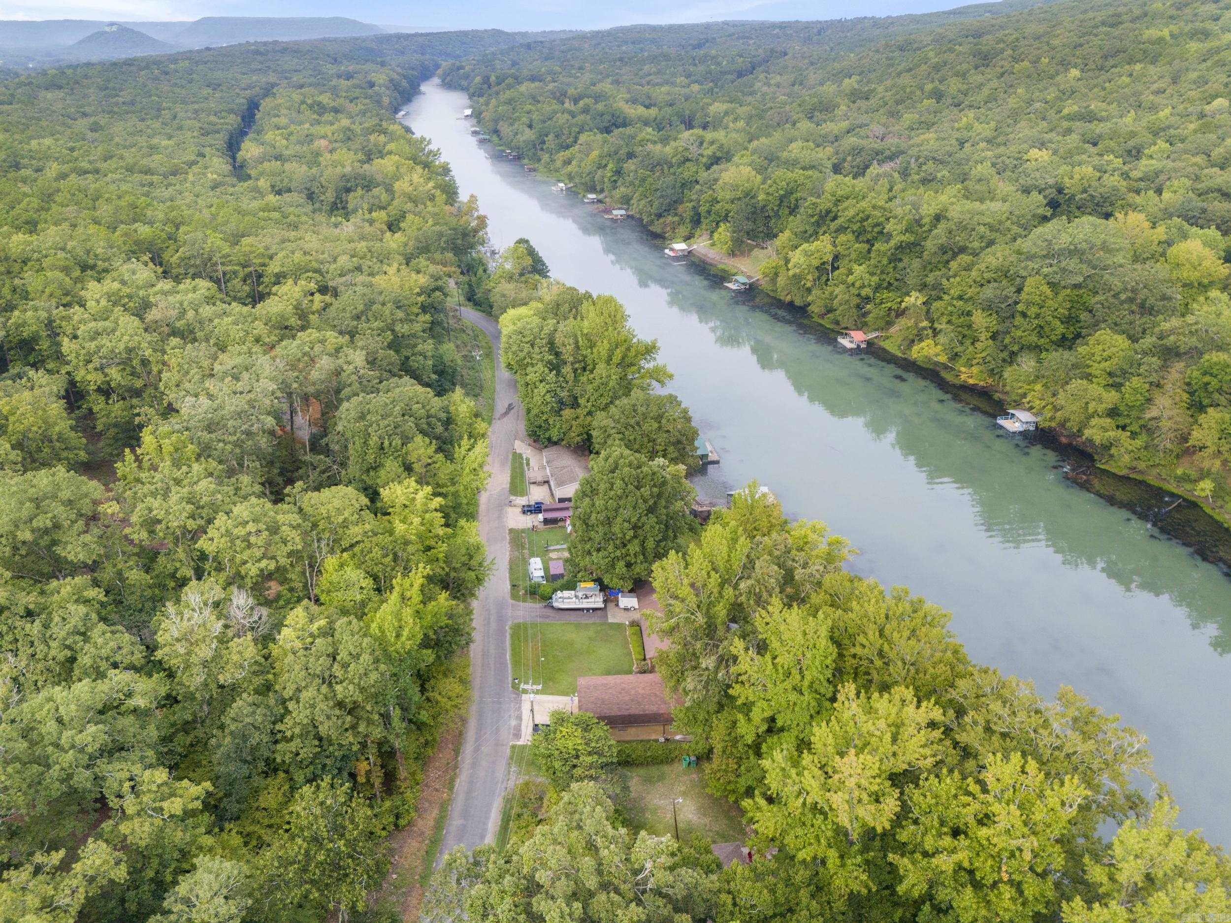 RIVER FRONT - RIVER - Residential