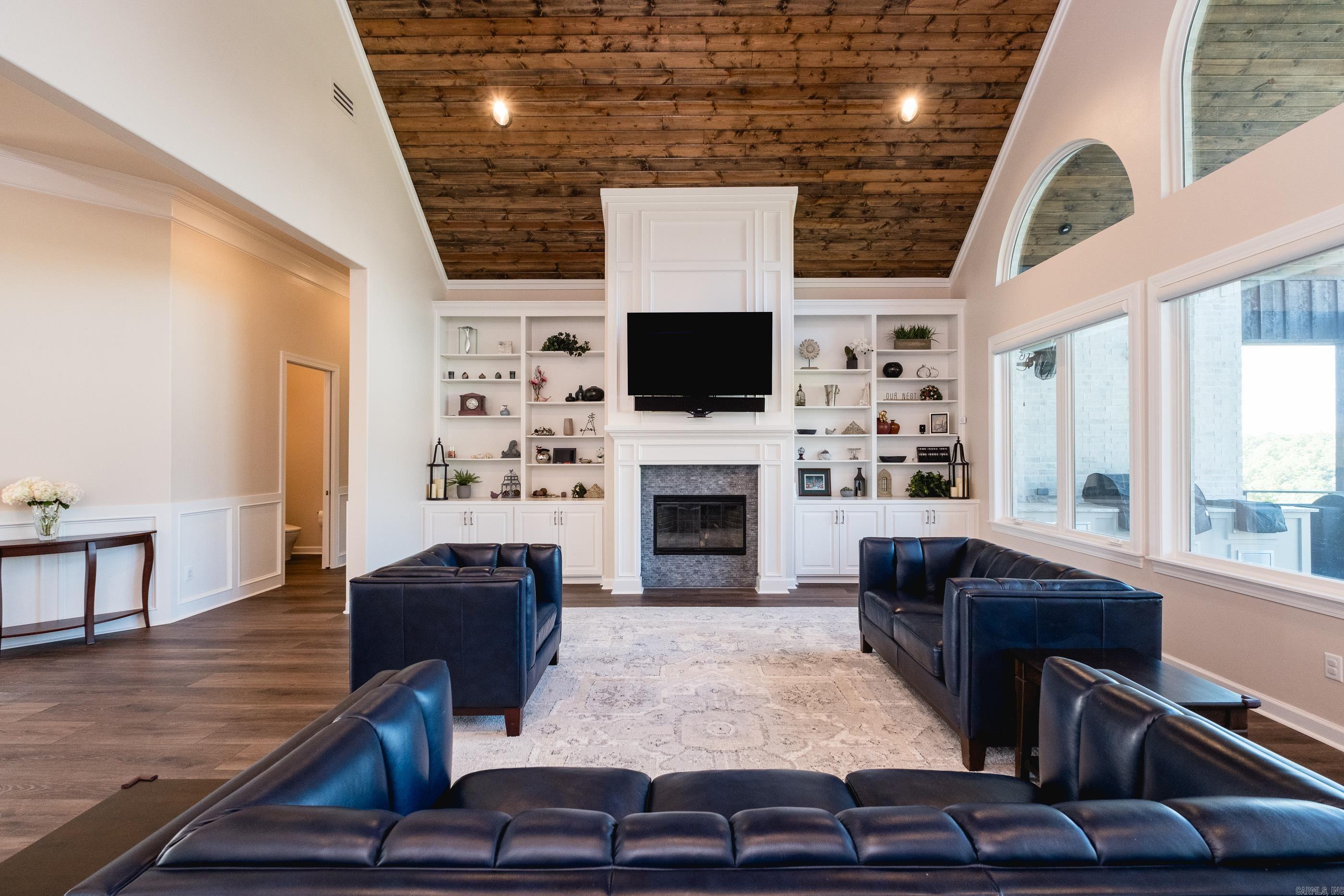 CHENAL VALLEY "FALSTONE COURT" - Residential