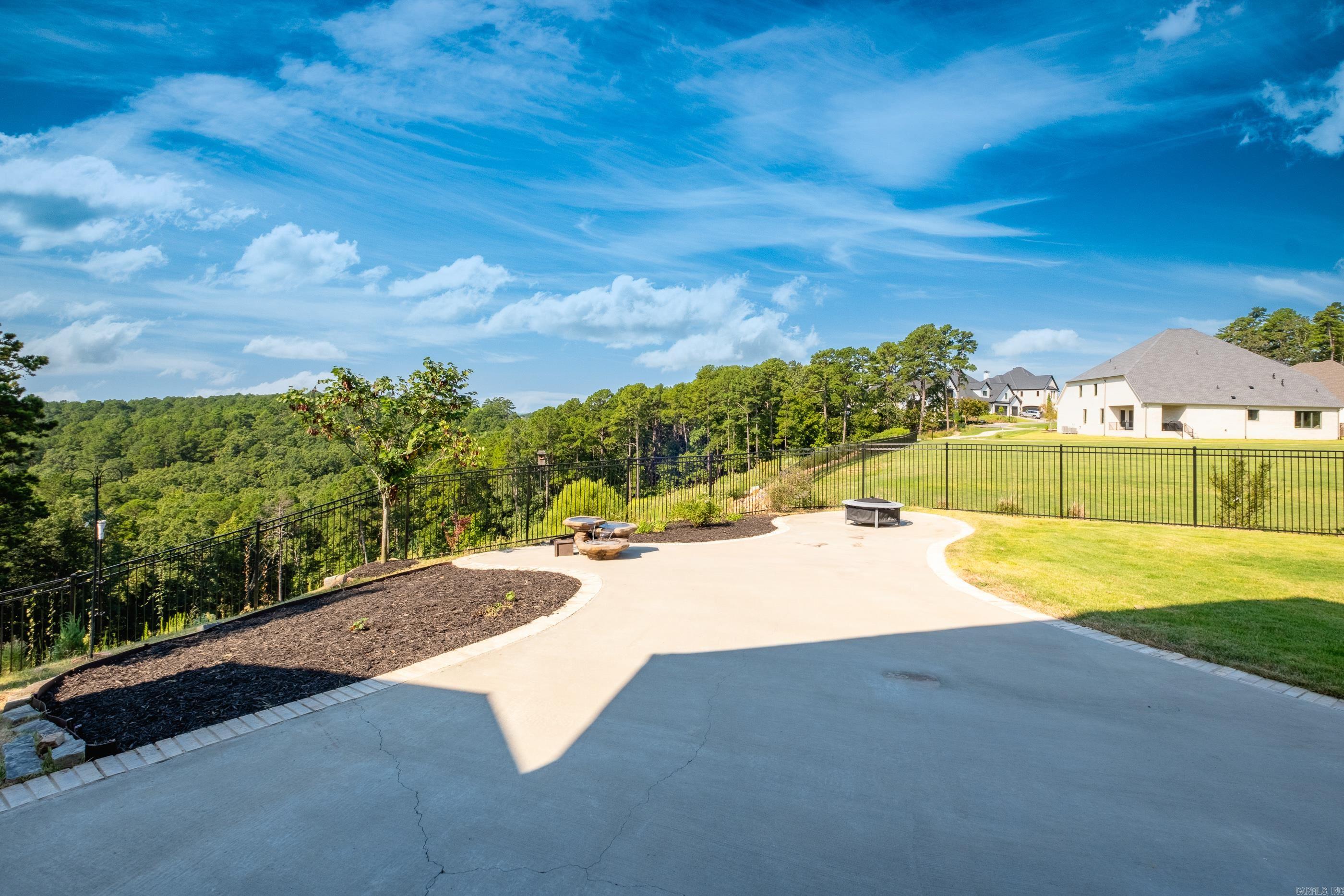 CHENAL VALLEY "FALSTONE COURT" - Residential
