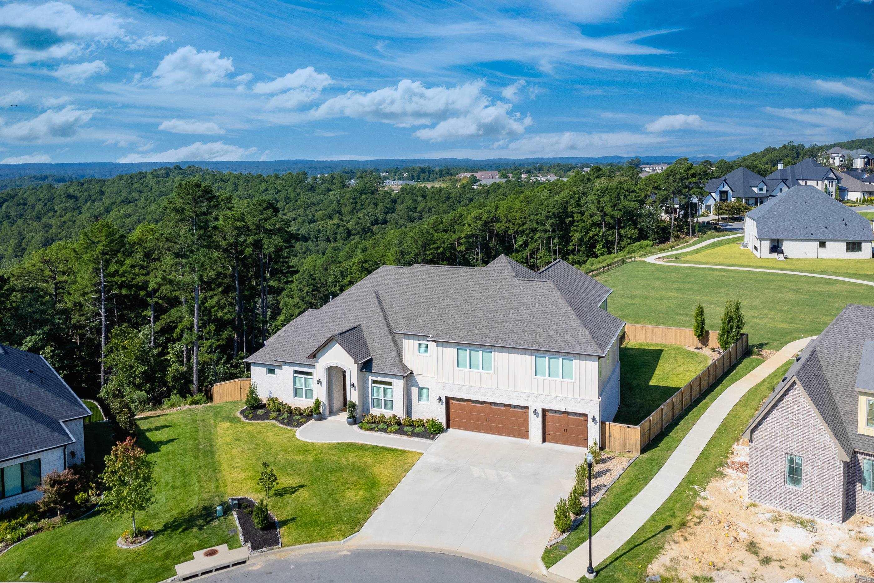 CHENAL VALLEY "FALSTONE COURT" - Residential