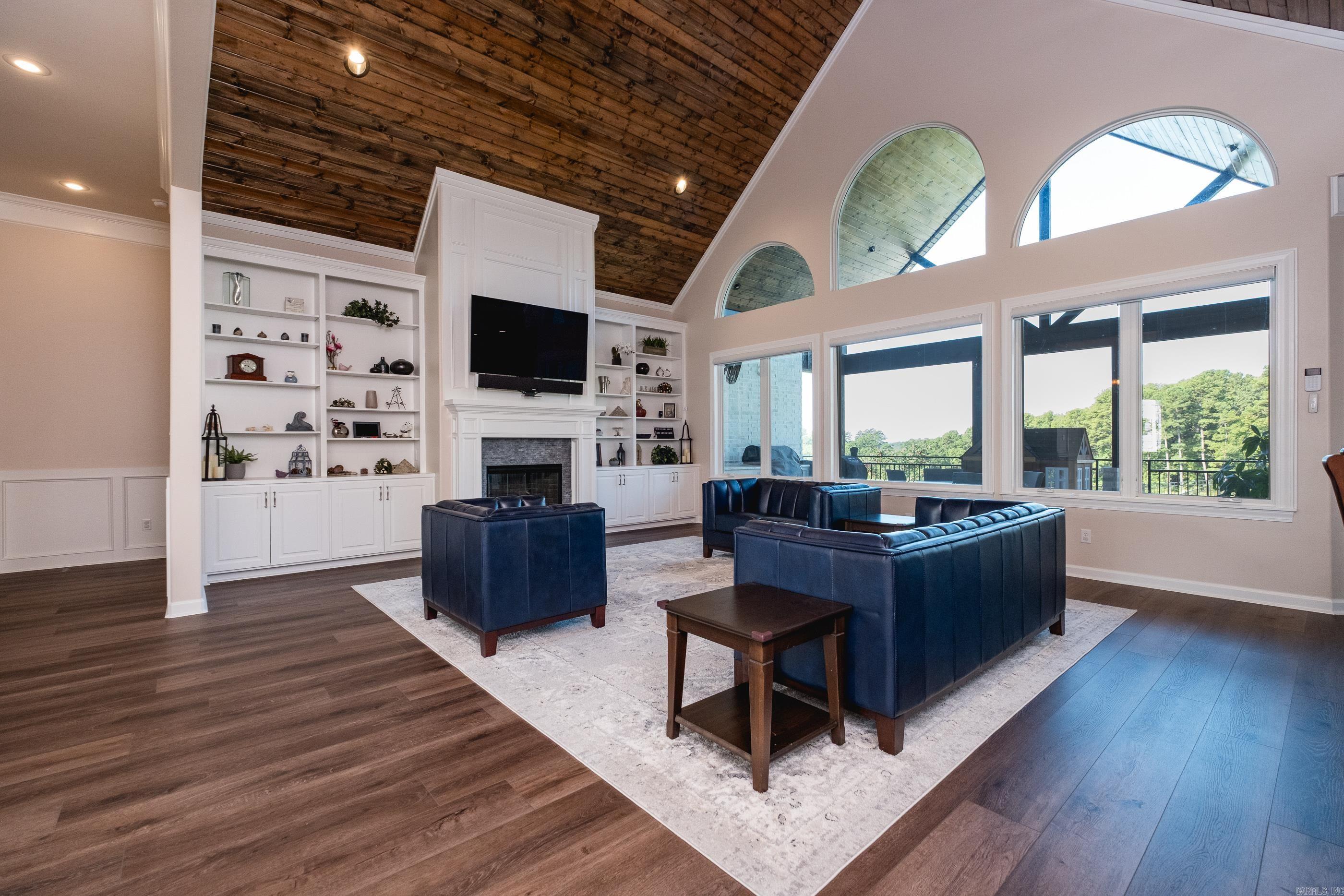 CHENAL VALLEY "FALSTONE COURT" - Residential