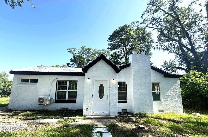 Looking for your next project? 708 Liberty Street offers a great opportunity to add your personal touch and build equity. This property features a functional layout with good natural light and sits on a spacious lot close to downtown El Dorado, schools, and shopping.  The home needs updates and repairs but has solid potential for a rental, resale, or a starter home with some work. Whether you're an investor or looking for a home you can renovate to your style, this property is worth a look.  Come see the possibilities at 708 Liberty Street and imagine what you can make of it!