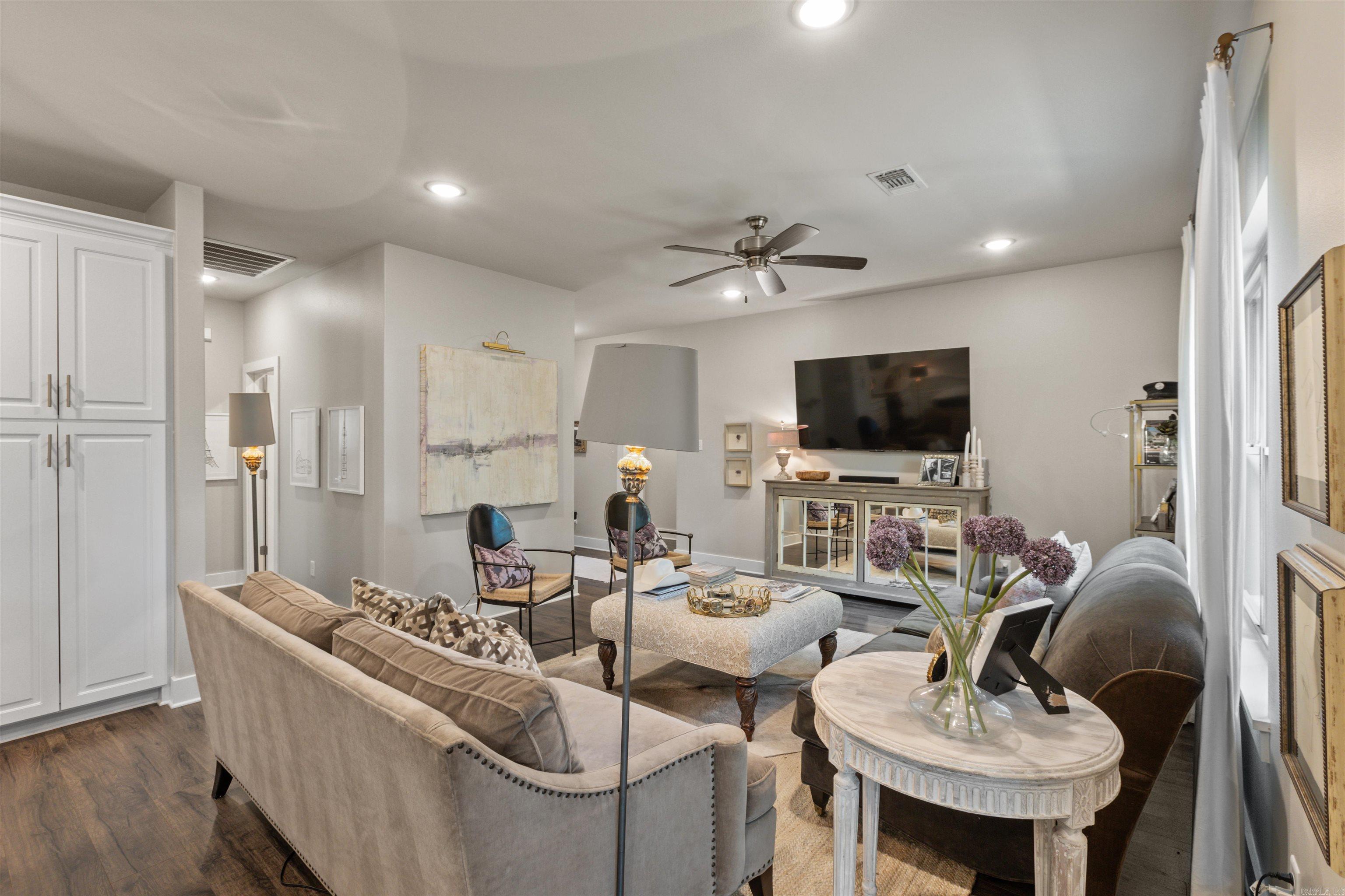 BELLA ROSA - Residential