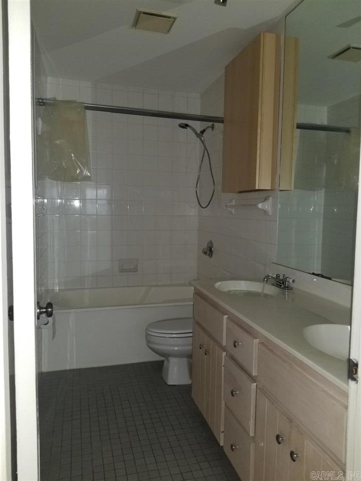 River Side - Residential Lease