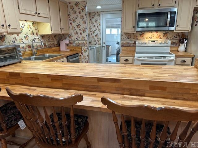 COUNTRY CLUB RIDGE - Residential