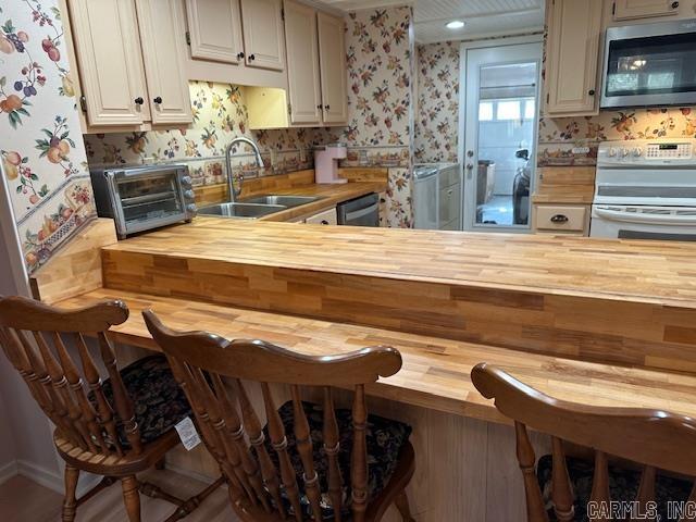 COUNTRY CLUB RIDGE - Residential