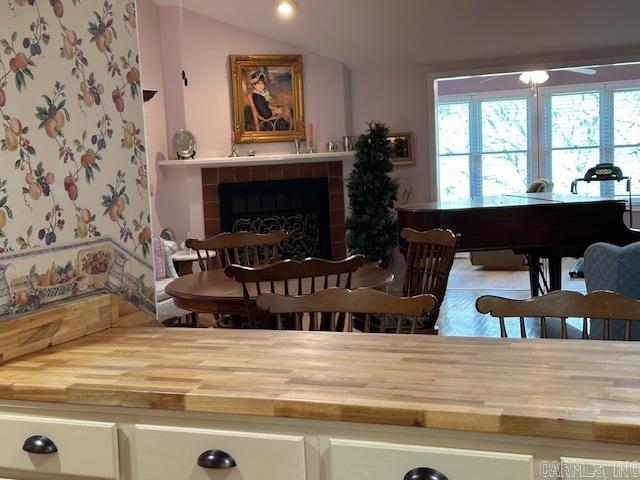 COUNTRY CLUB RIDGE - Residential