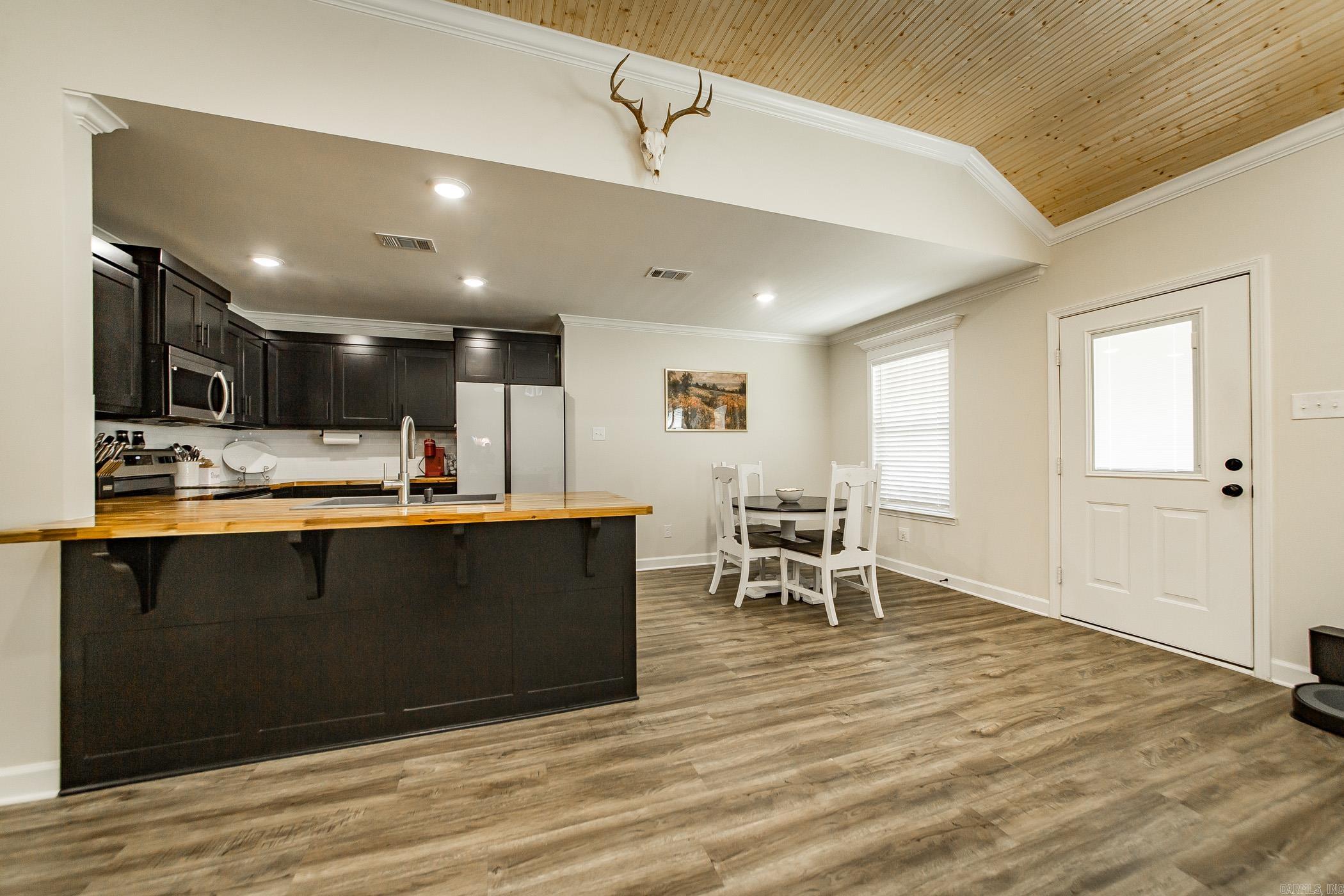 MAGNOLIA ESTATES - Residential