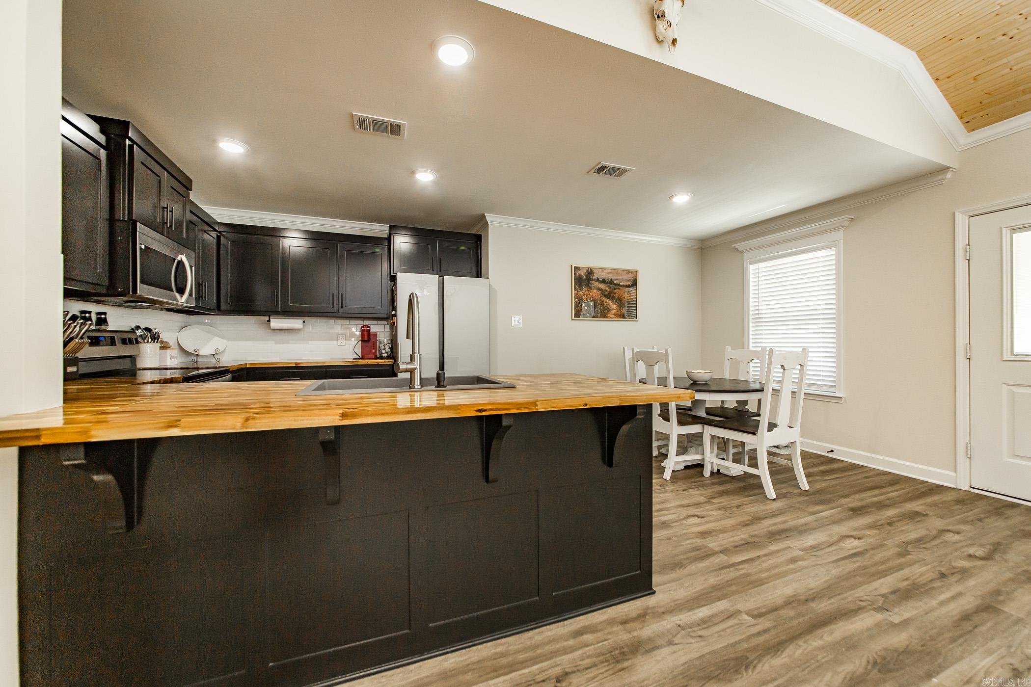 MAGNOLIA ESTATES - Residential