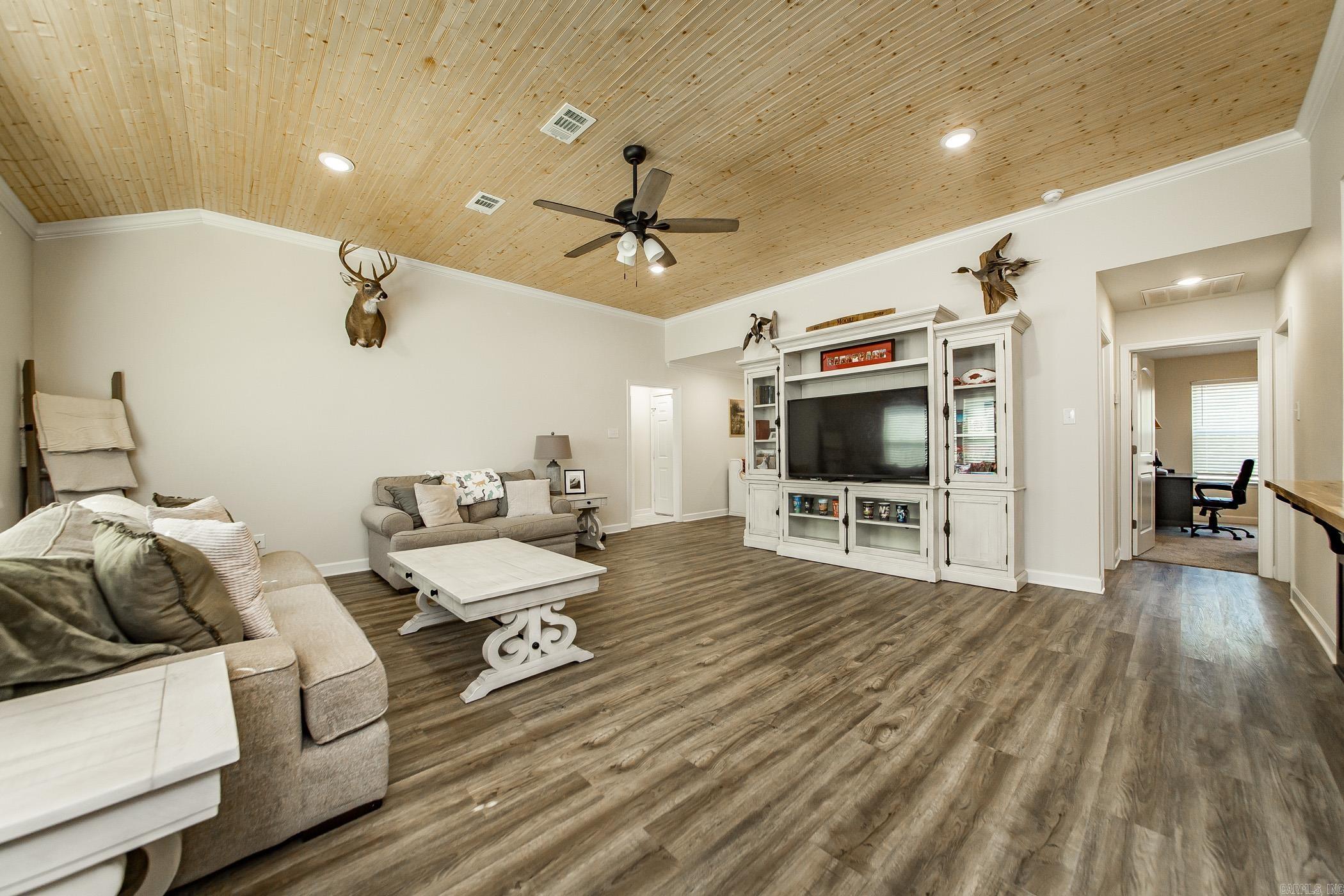 MAGNOLIA ESTATES - Residential