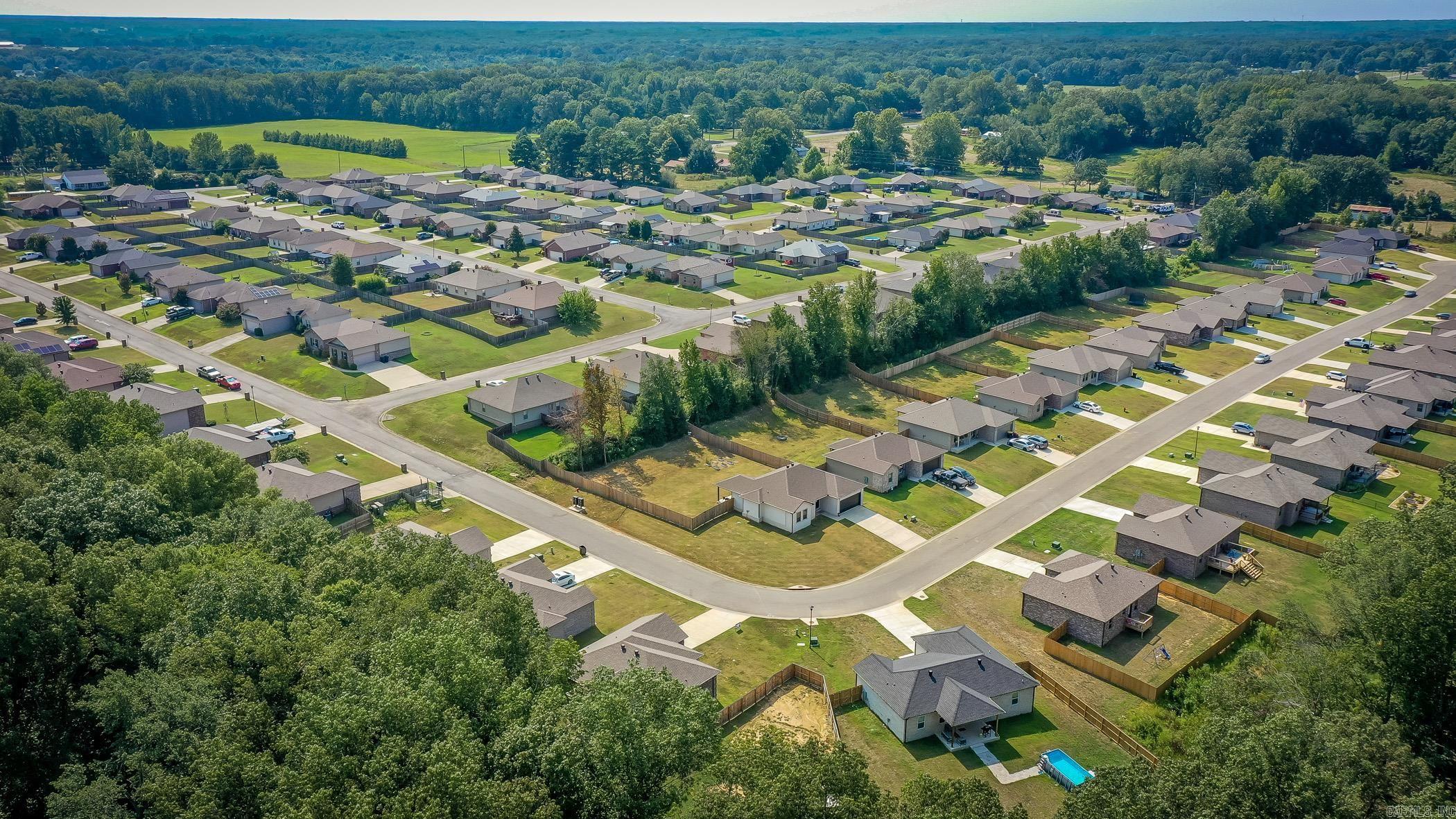 MAGNOLIA ESTATES - Residential