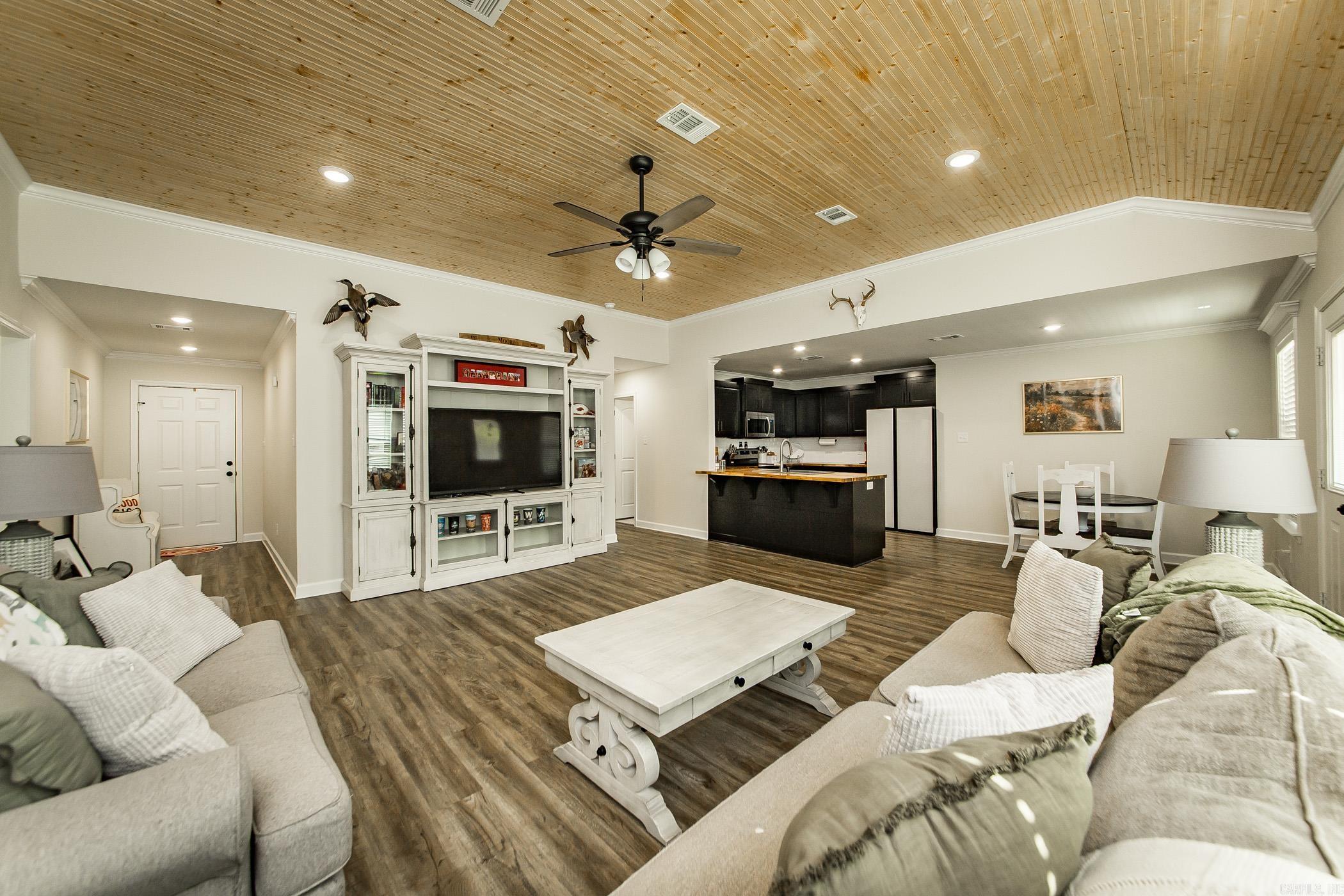 MAGNOLIA ESTATES - Residential