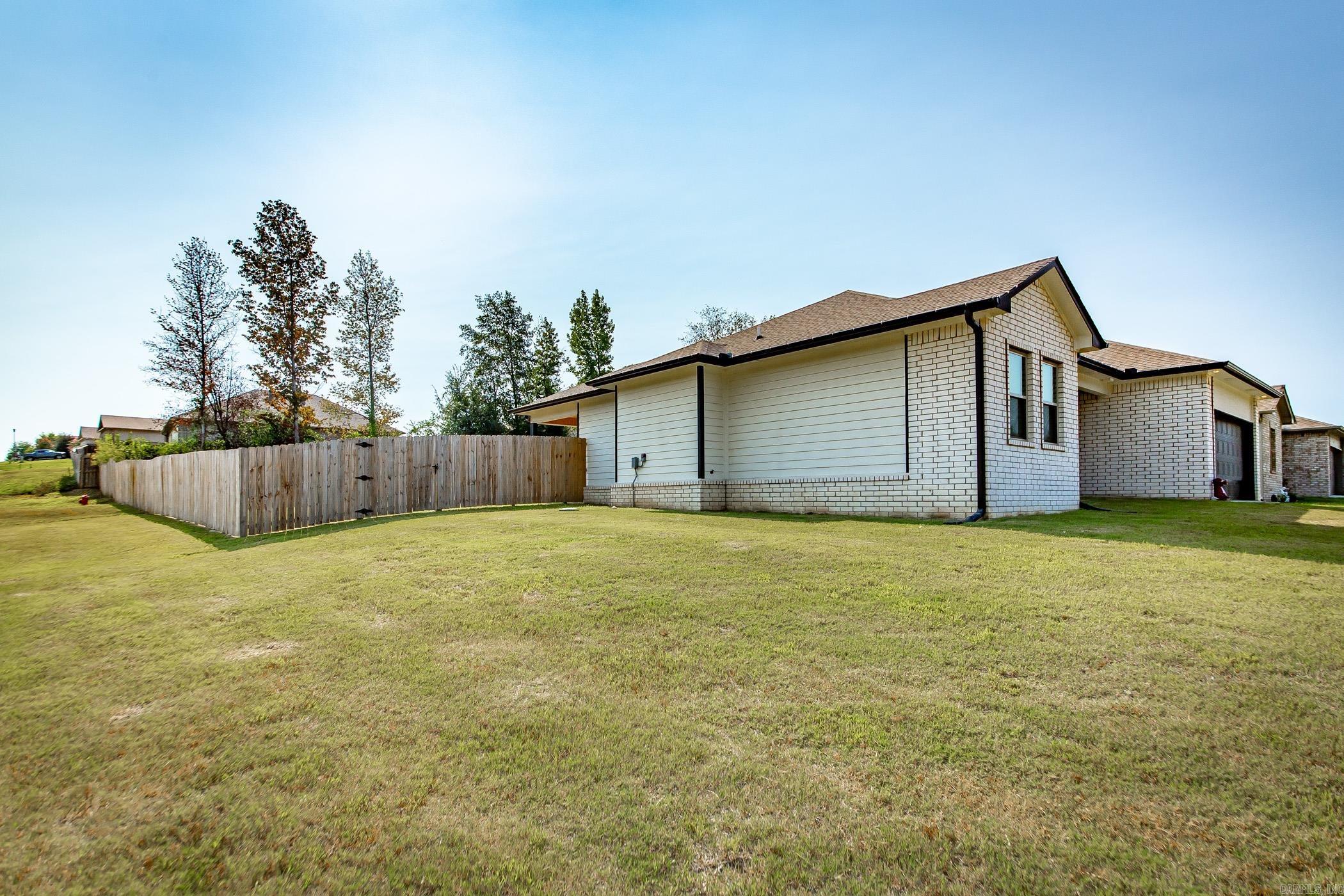 MAGNOLIA ESTATES - Residential